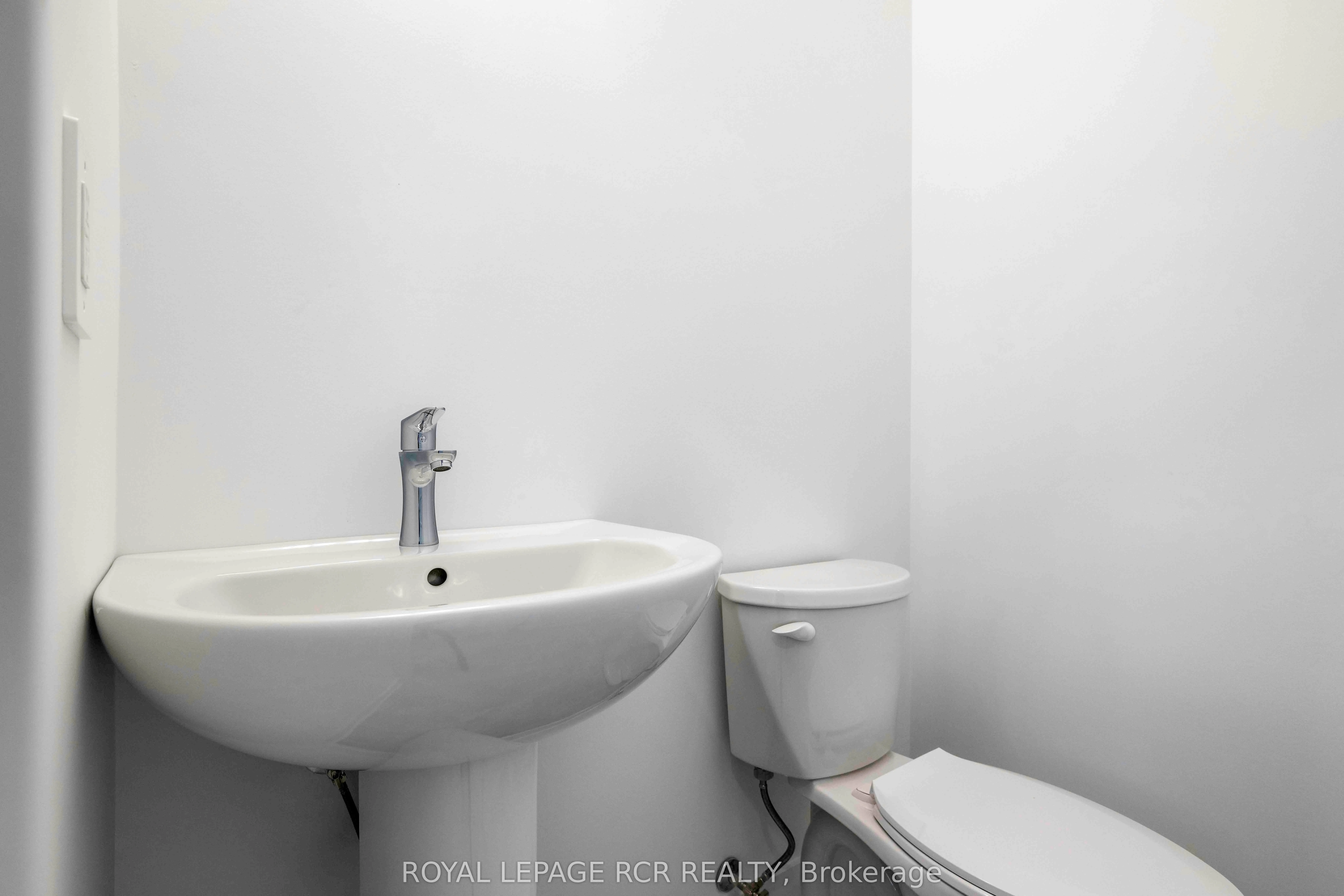 690 Broadway, #28