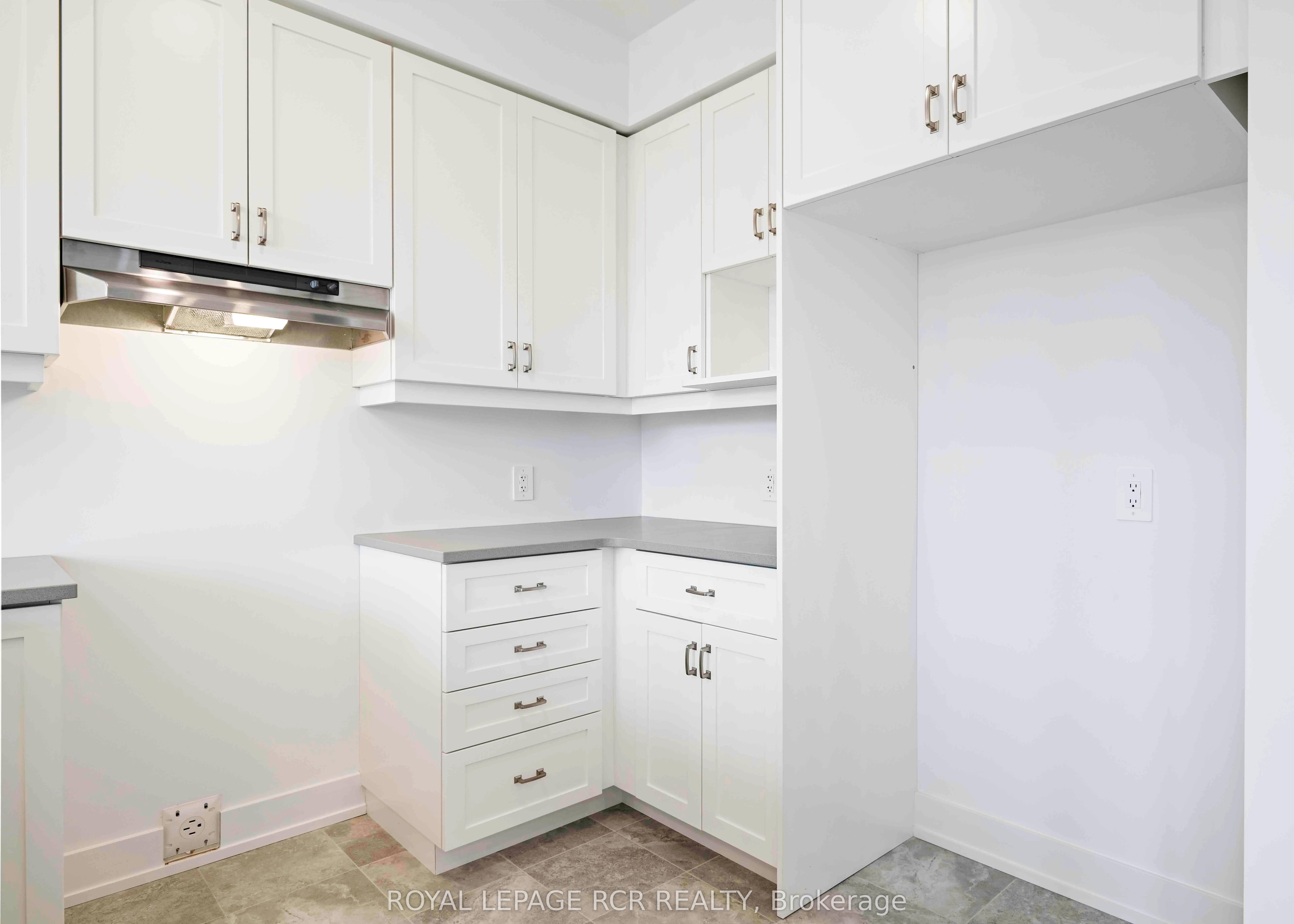 690 Broadway, #28