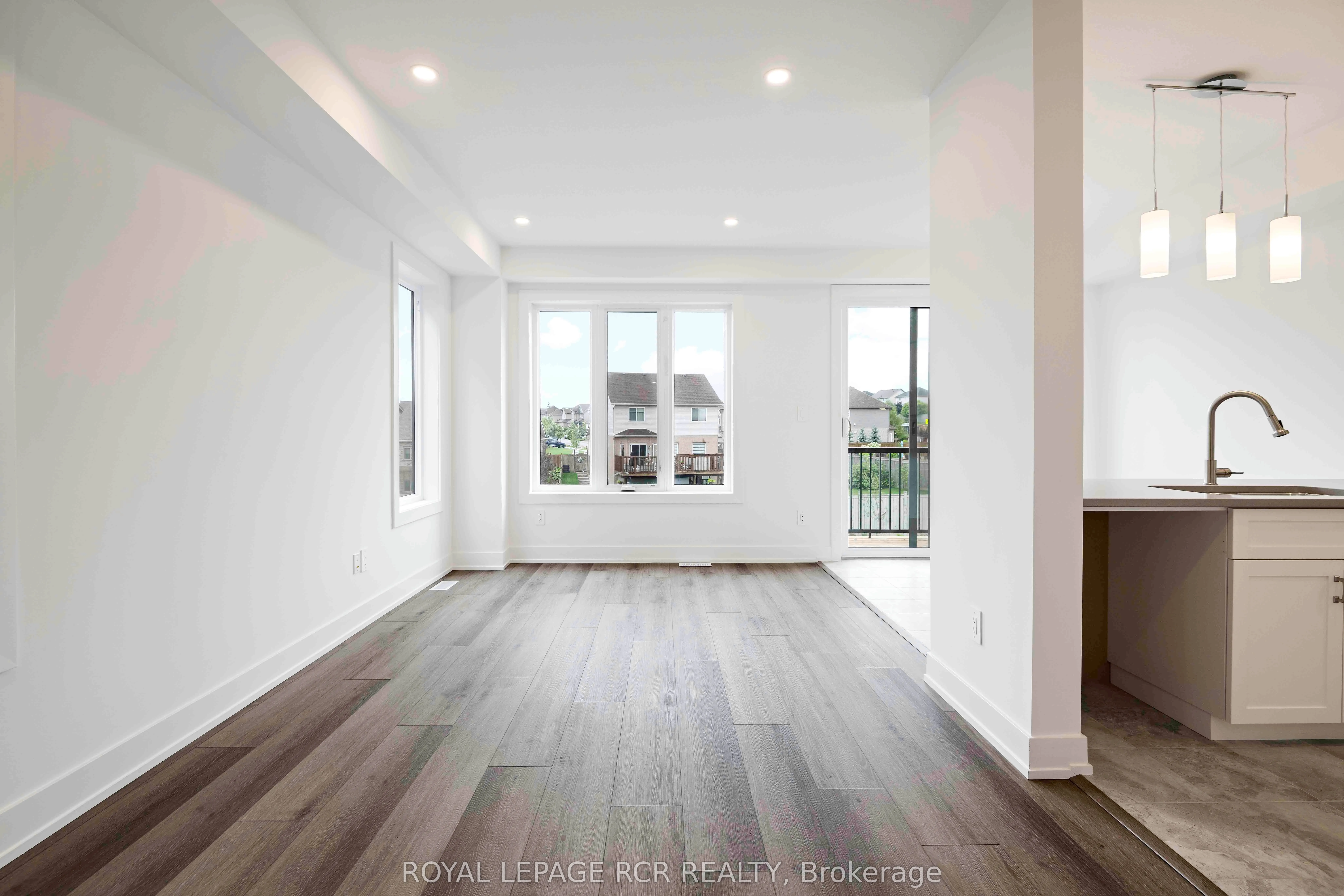 690 Broadway, #28