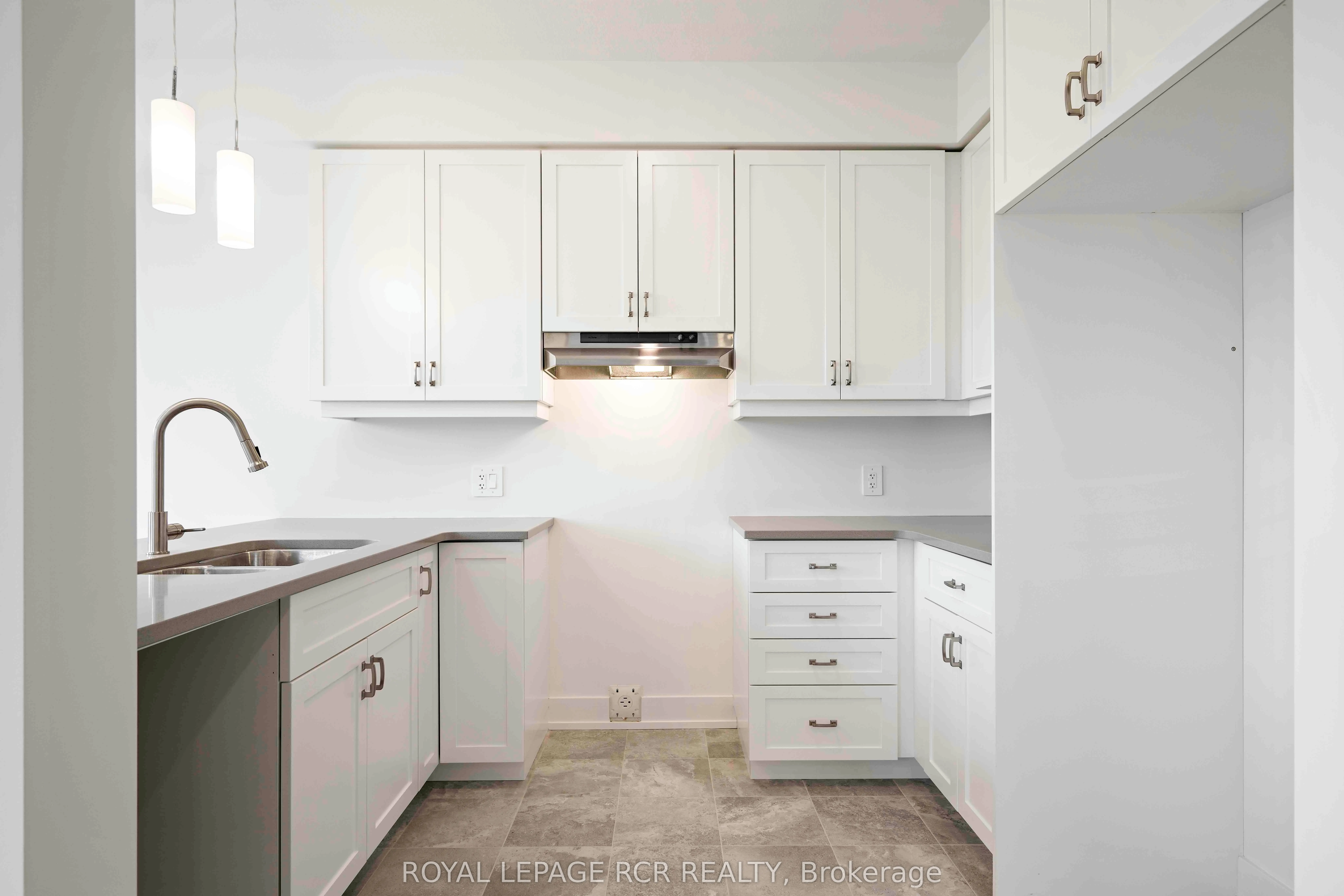 690 Broadway, #28