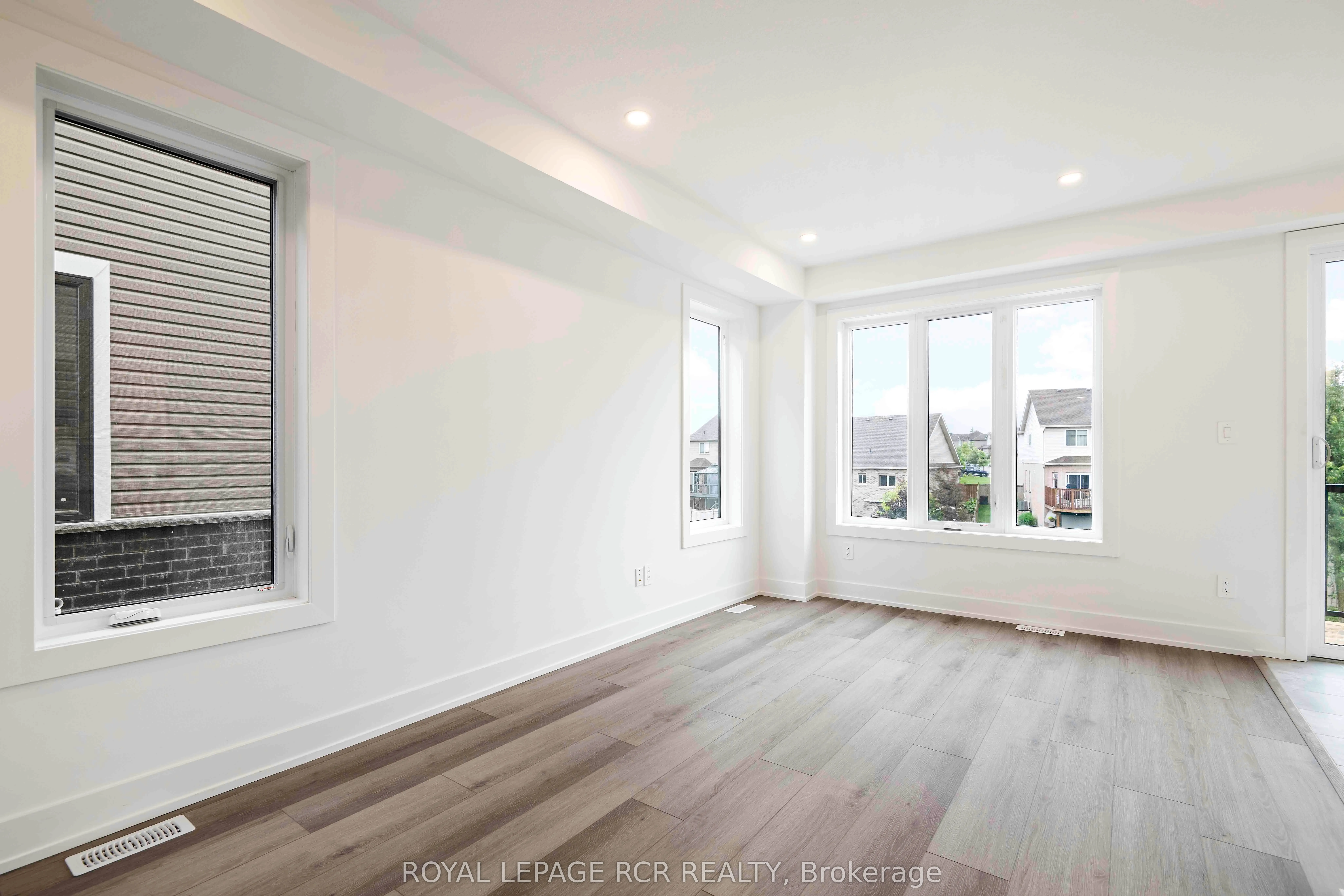 690 Broadway, #28