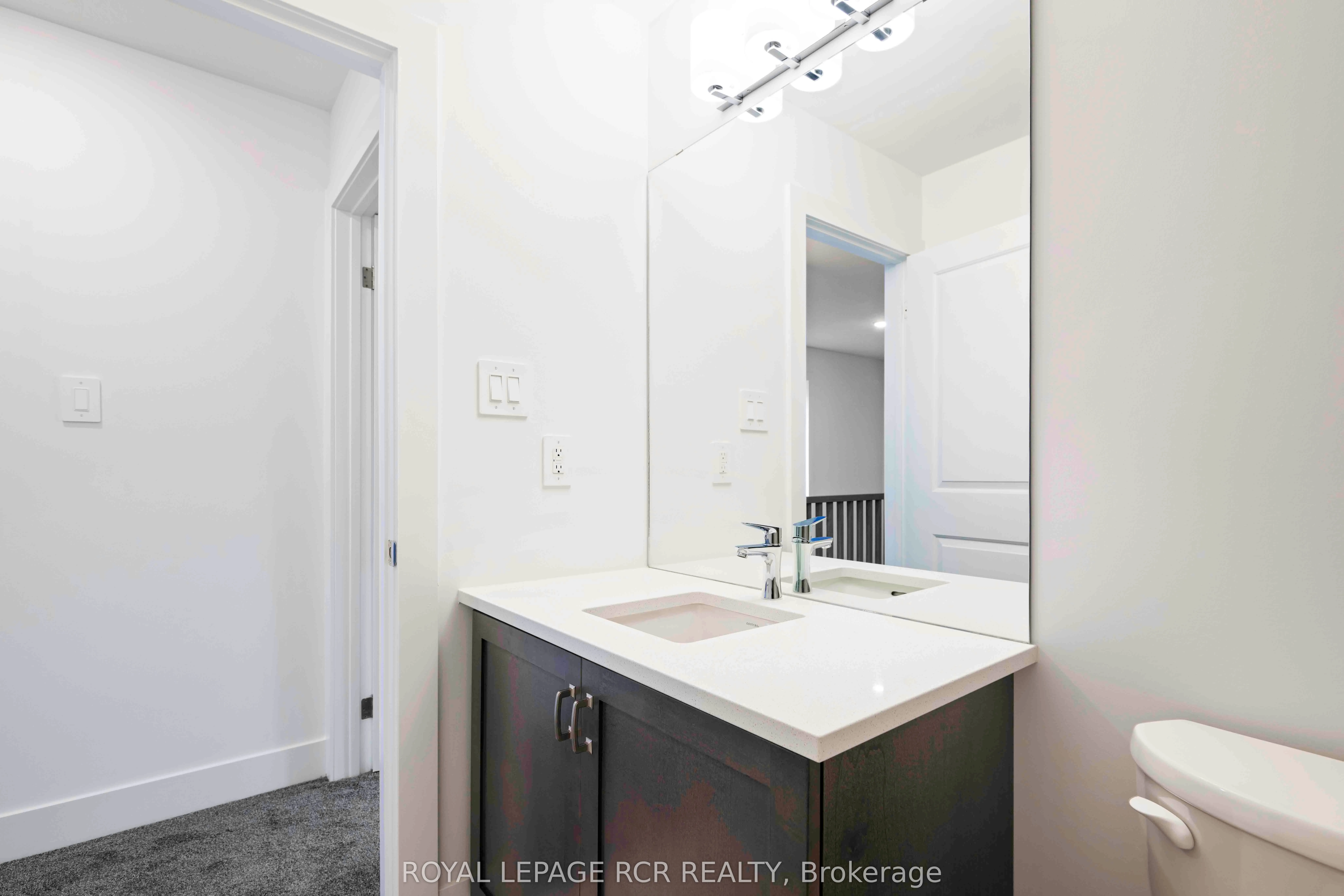 690 Broadway, #28