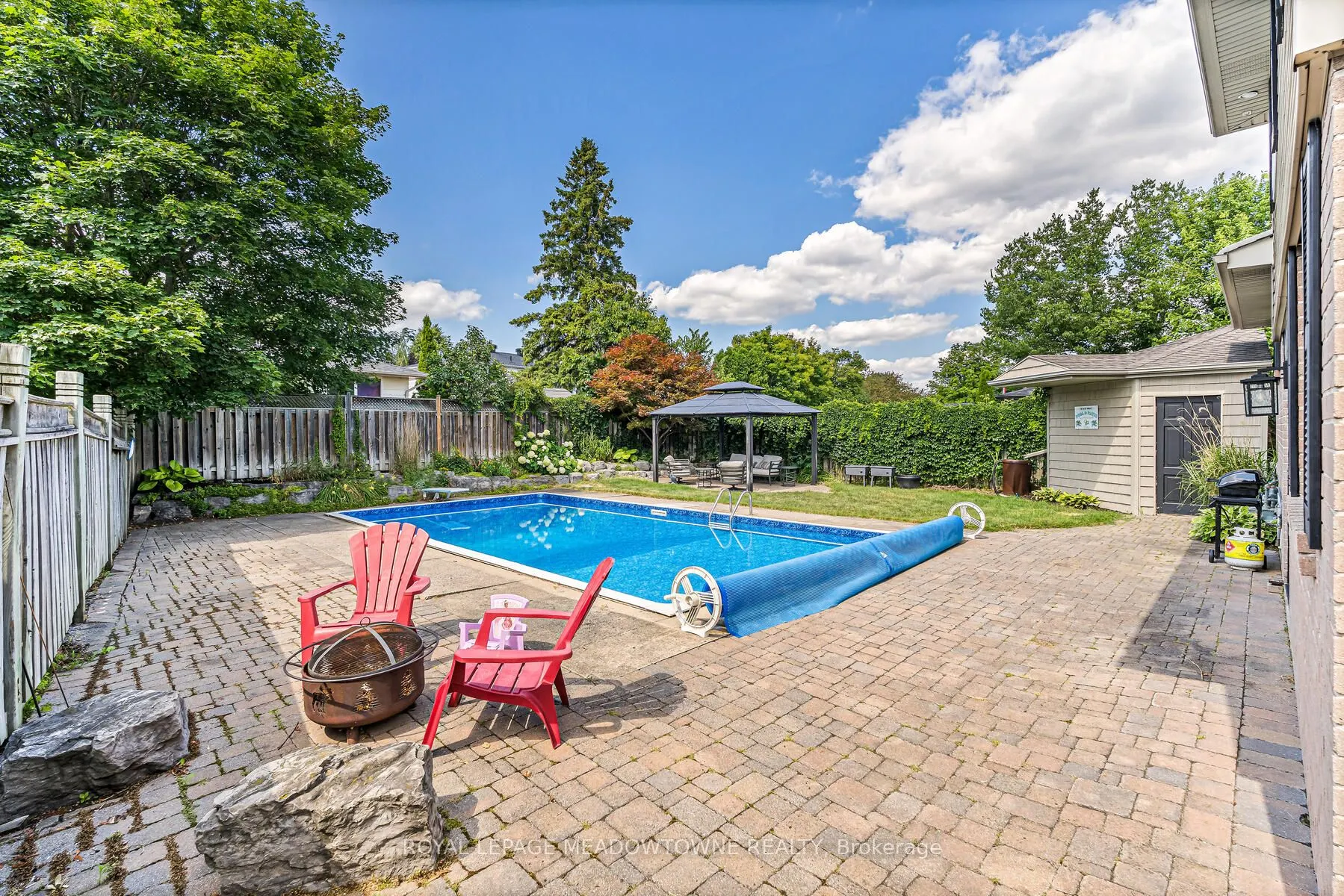 113 Irwin Crescent