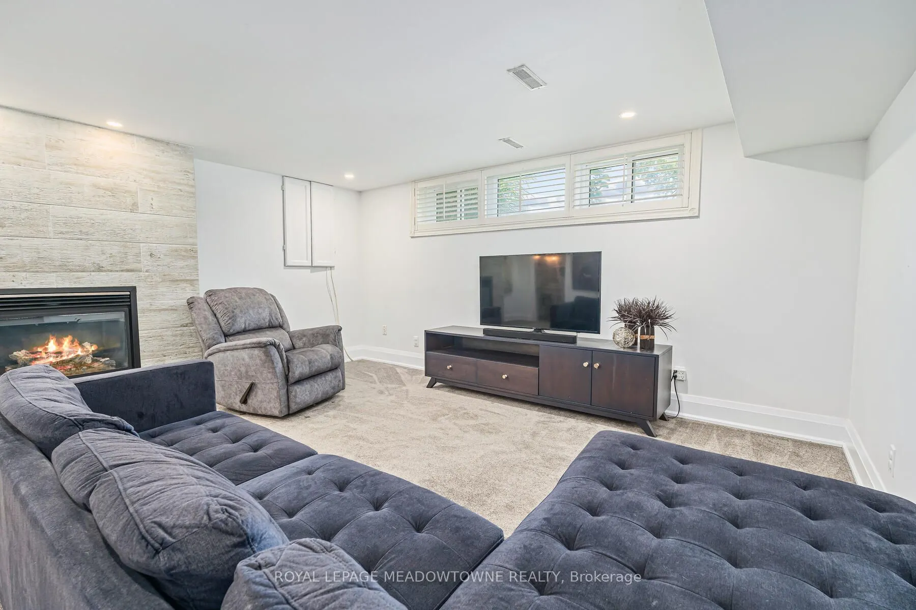 113 Irwin Crescent
