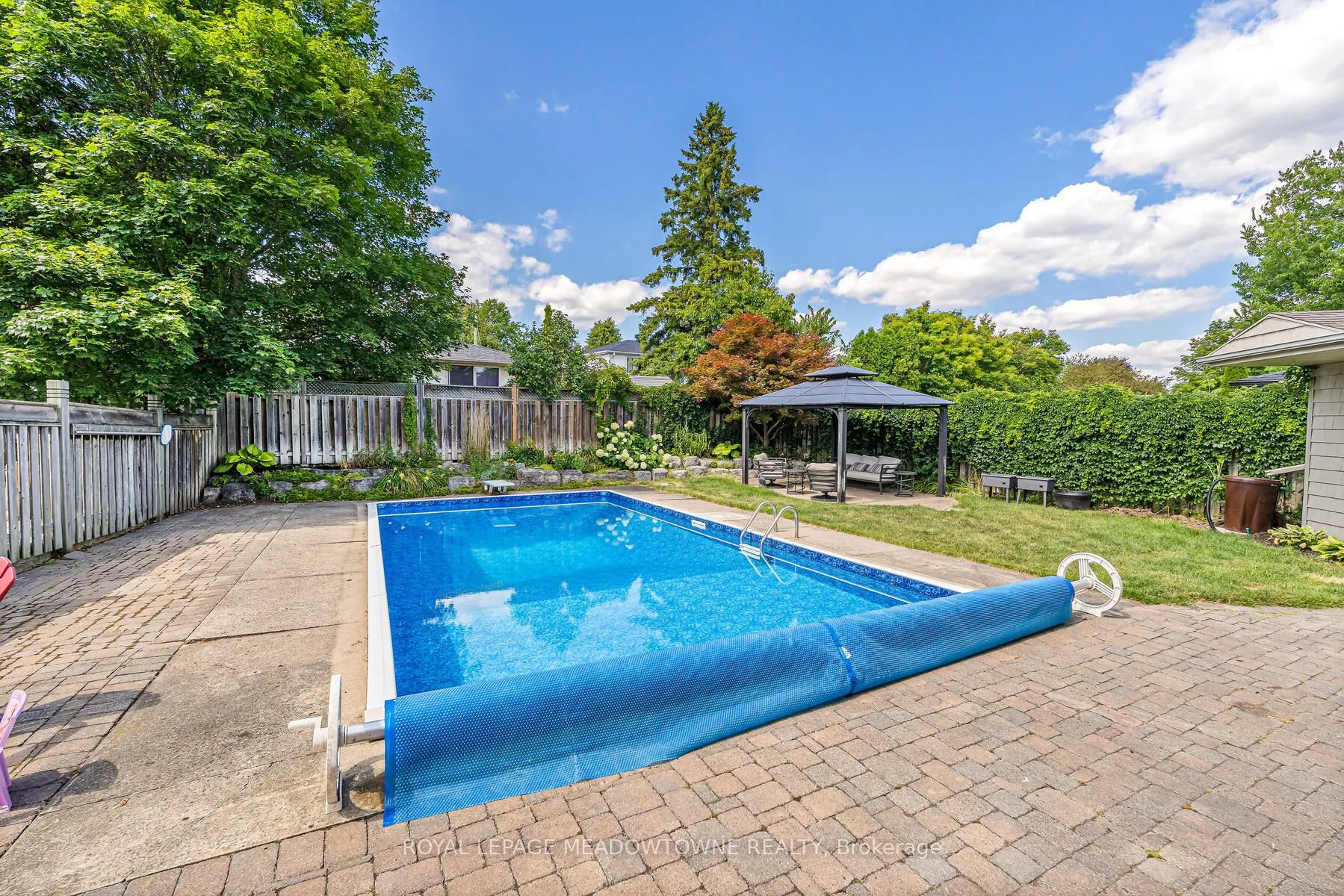 113 Irwin Crescent