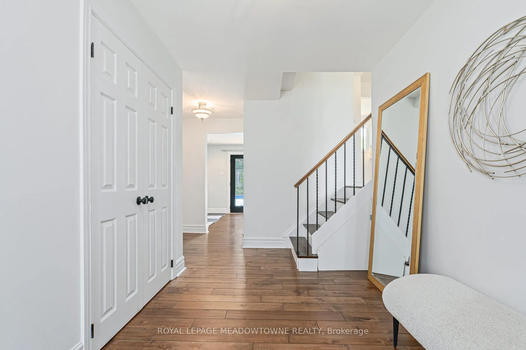 113 Irwin Crescent