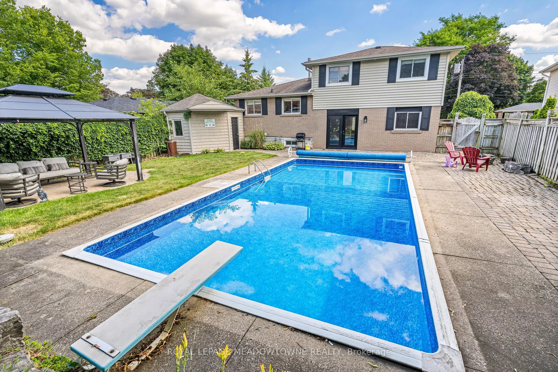 113 Irwin Crescent