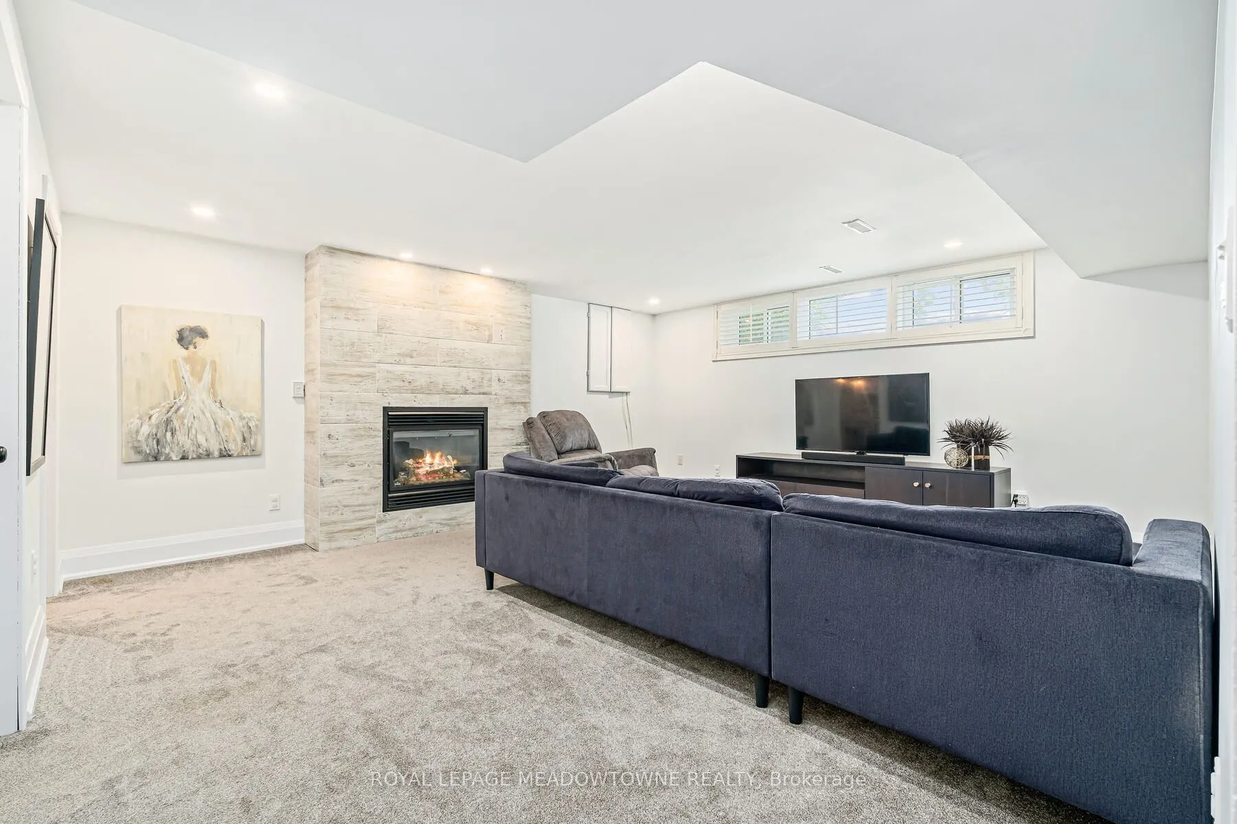 113 Irwin Crescent