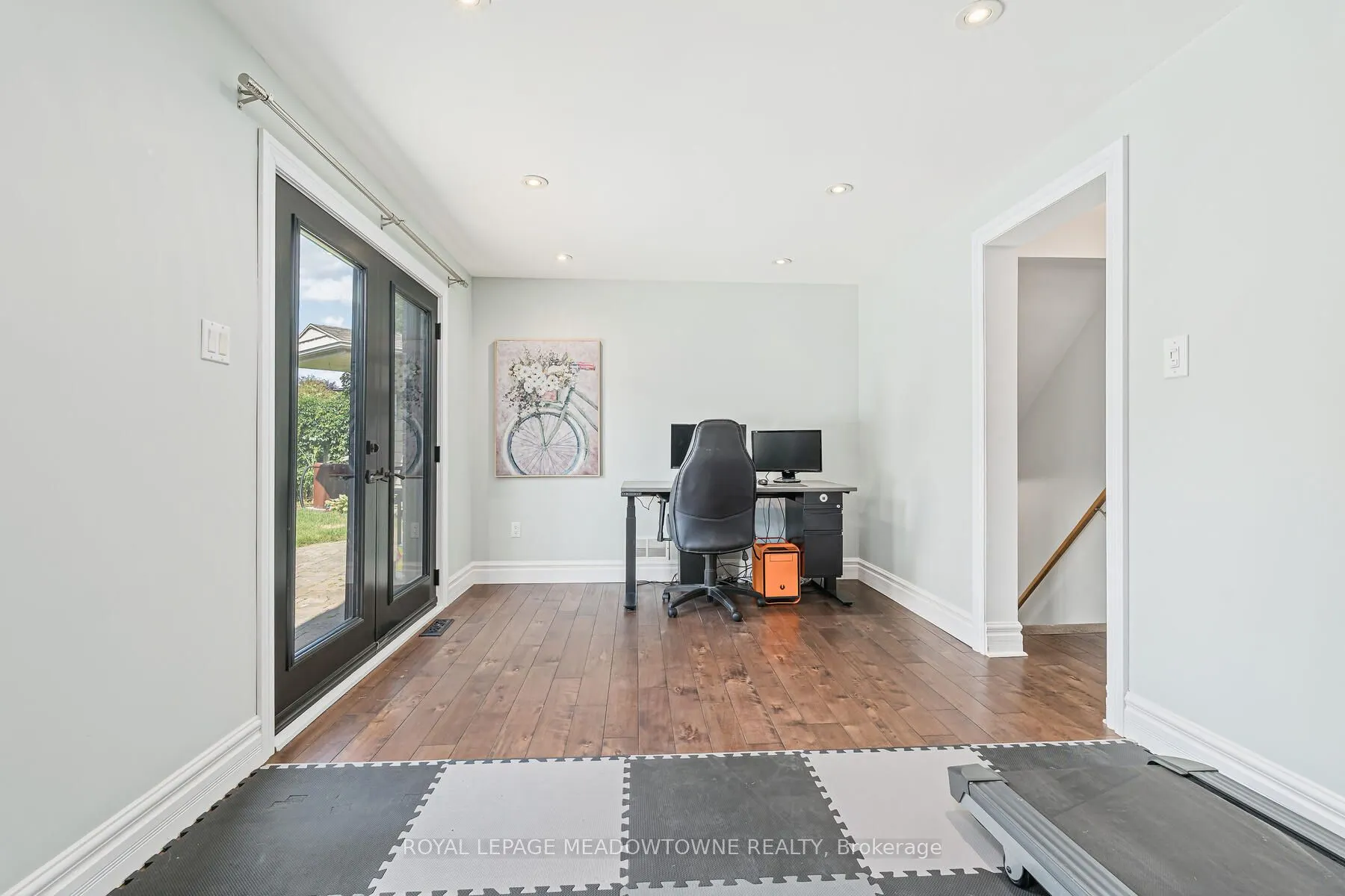 113 Irwin Crescent