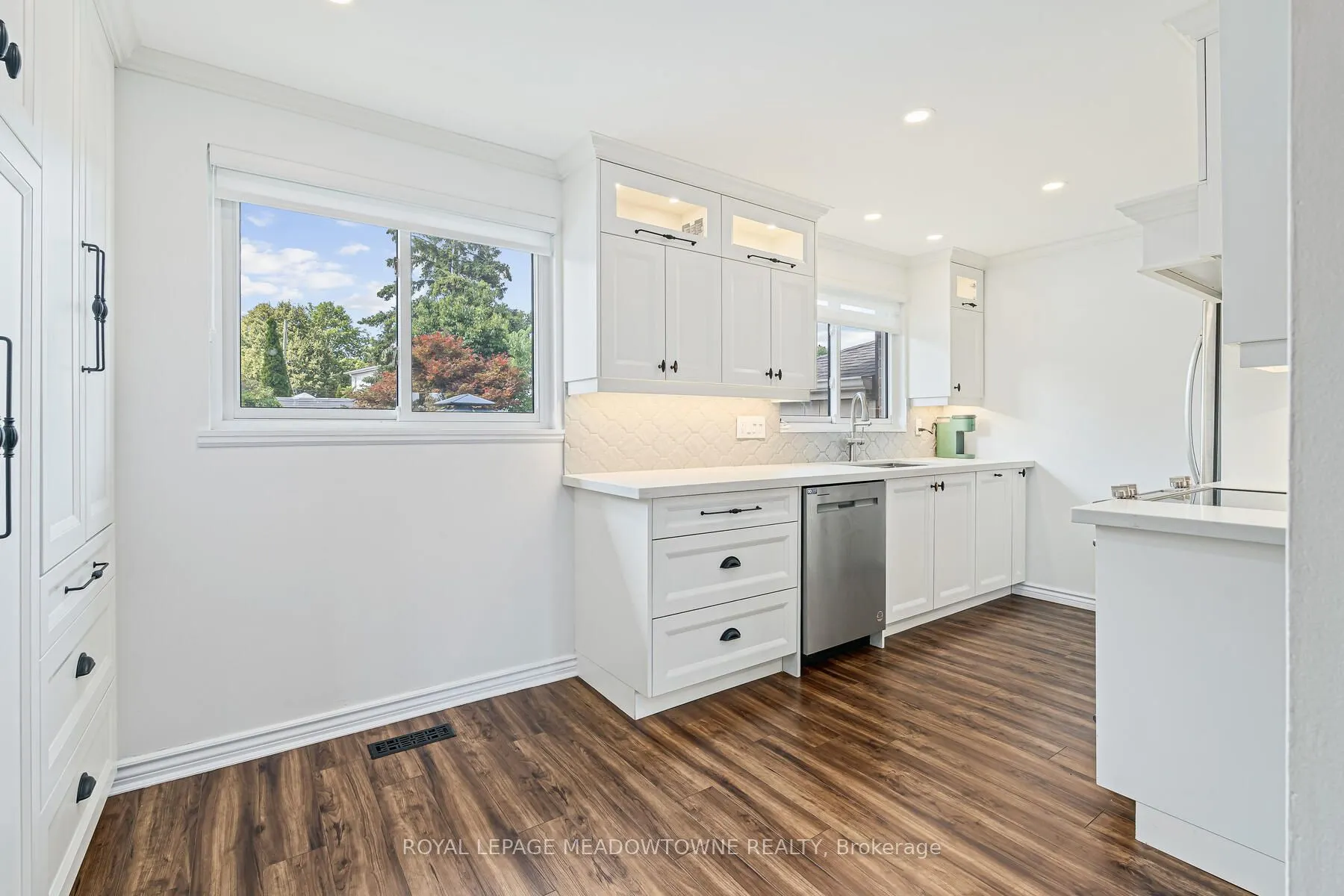 113 Irwin Crescent