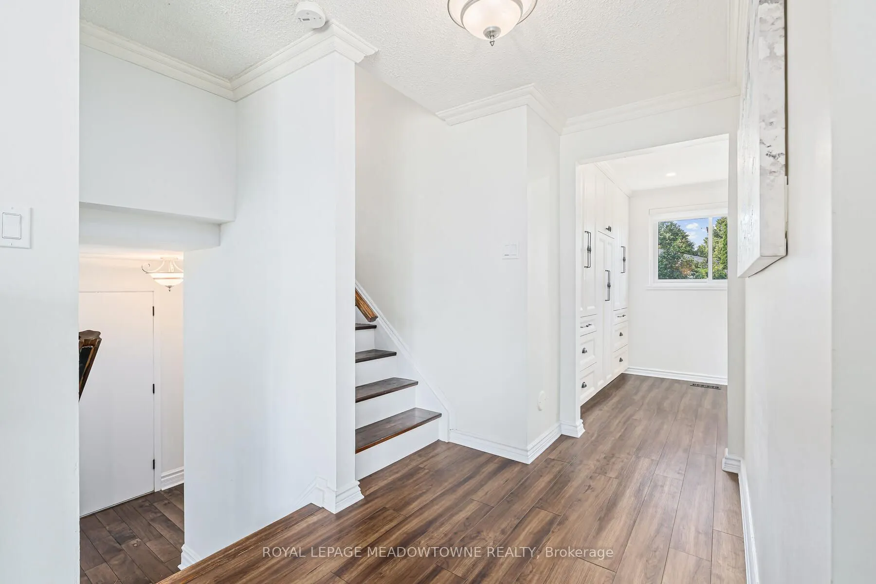 113 Irwin Crescent