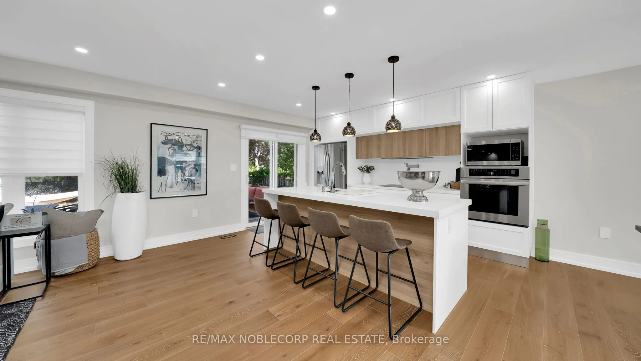 199 Ellwood Drive W