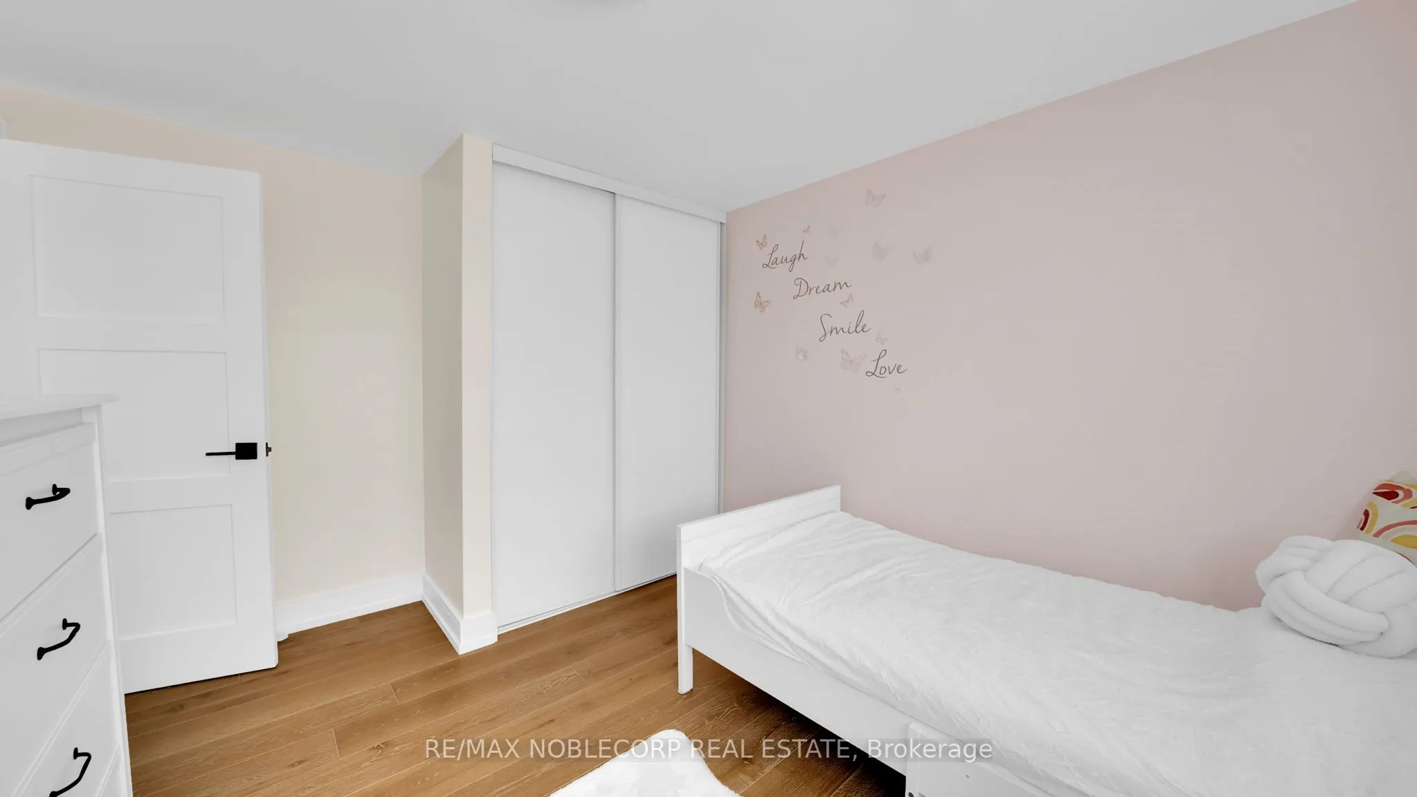199 Ellwood Drive W