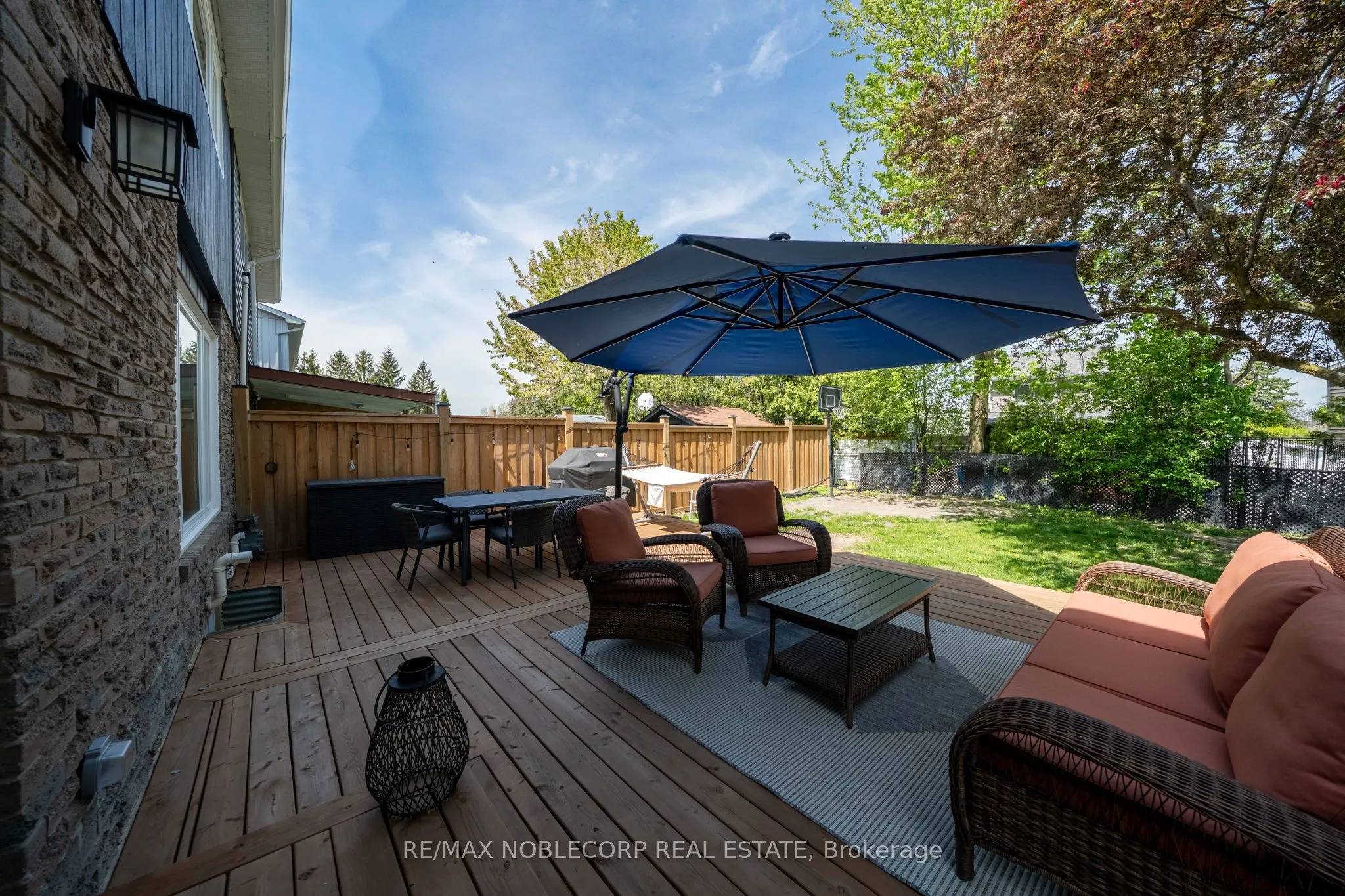 199 Ellwood Drive W