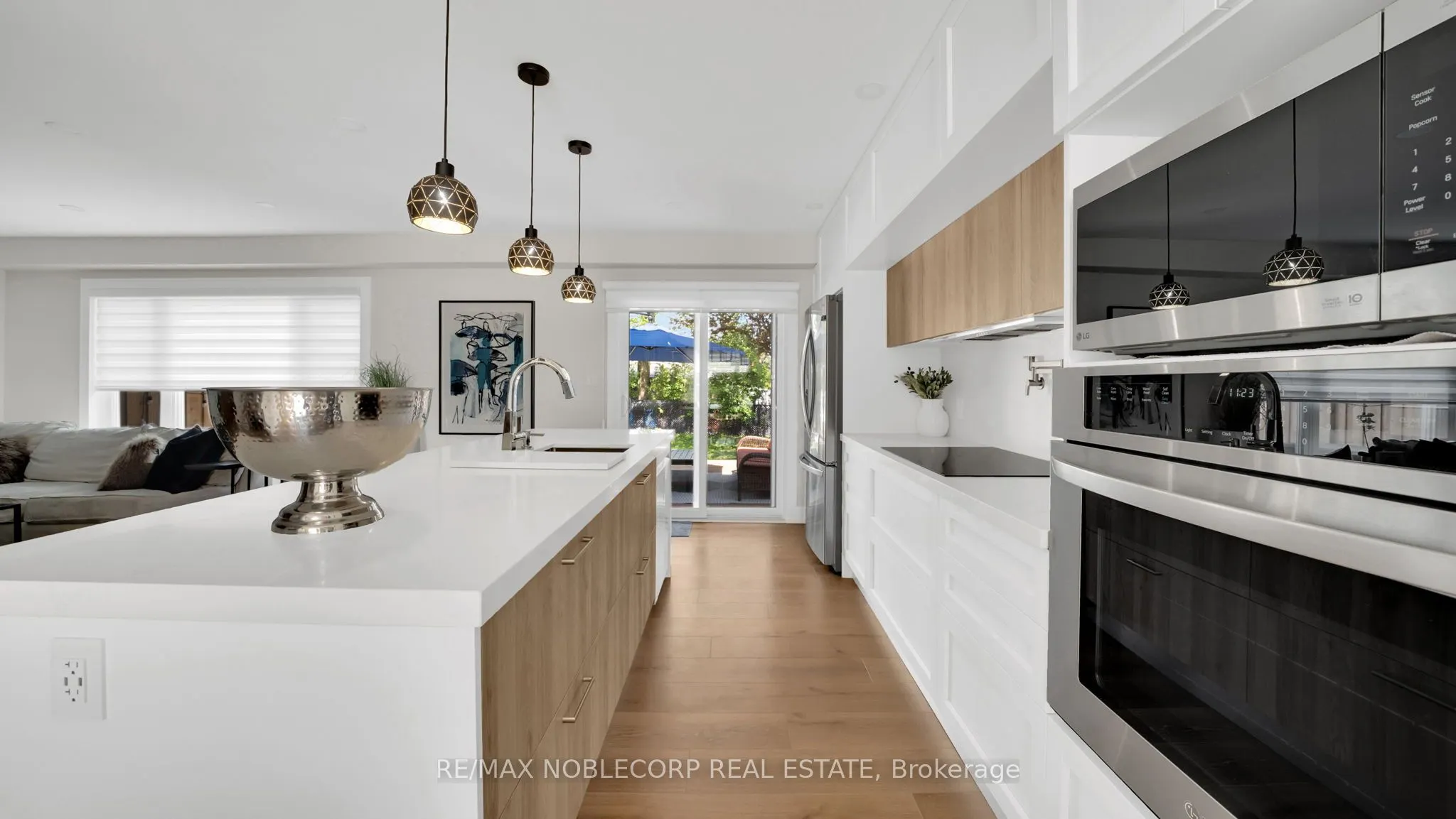 199 Ellwood Drive W