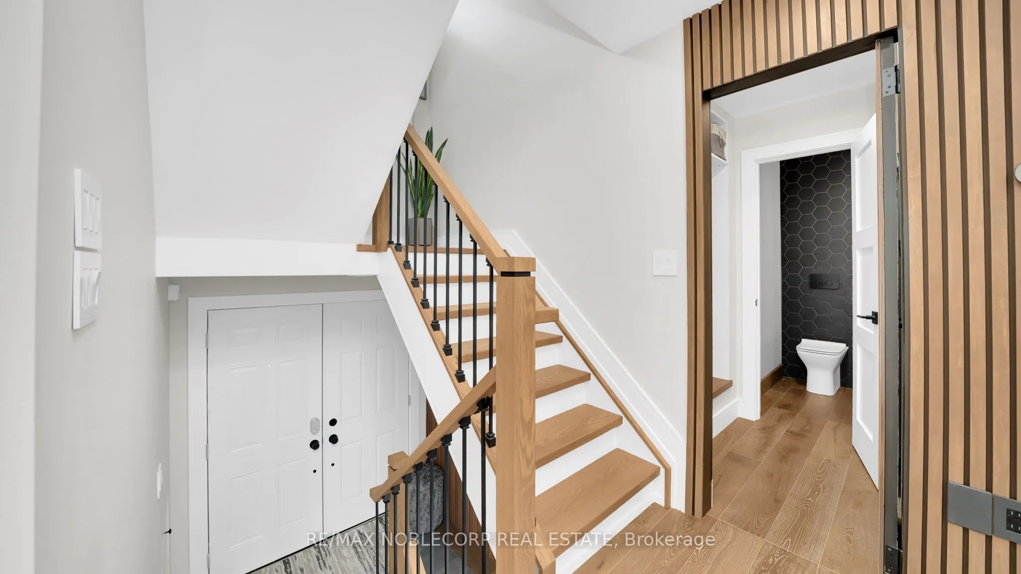 199 Ellwood Drive W