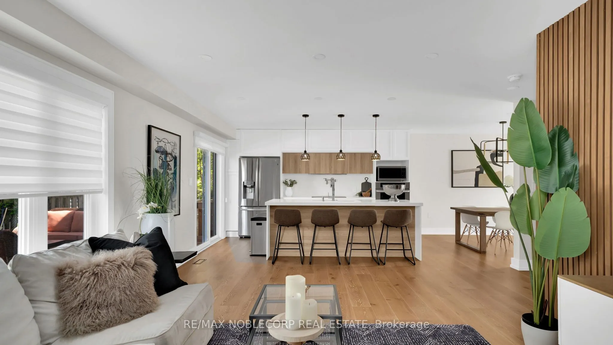 199 Ellwood Drive W