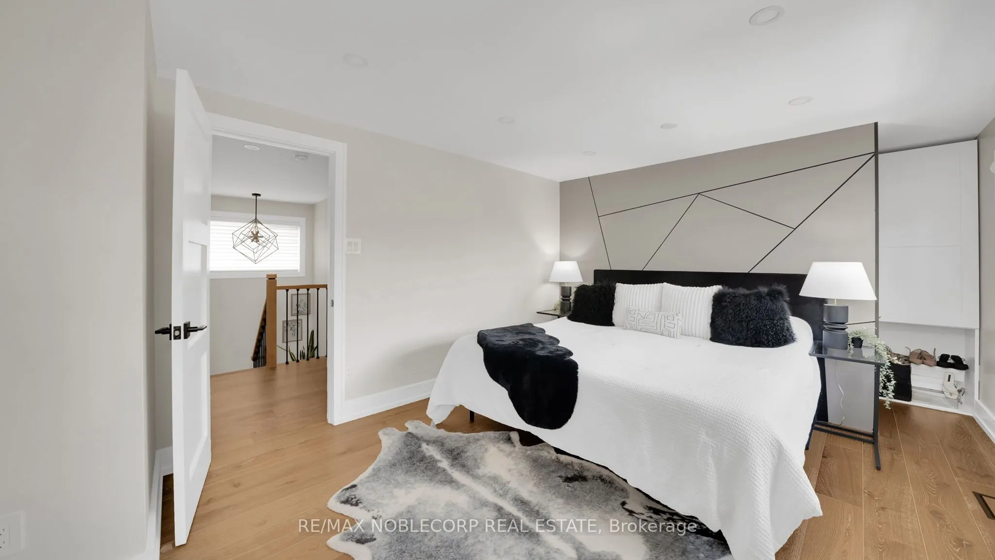 199 Ellwood Drive W