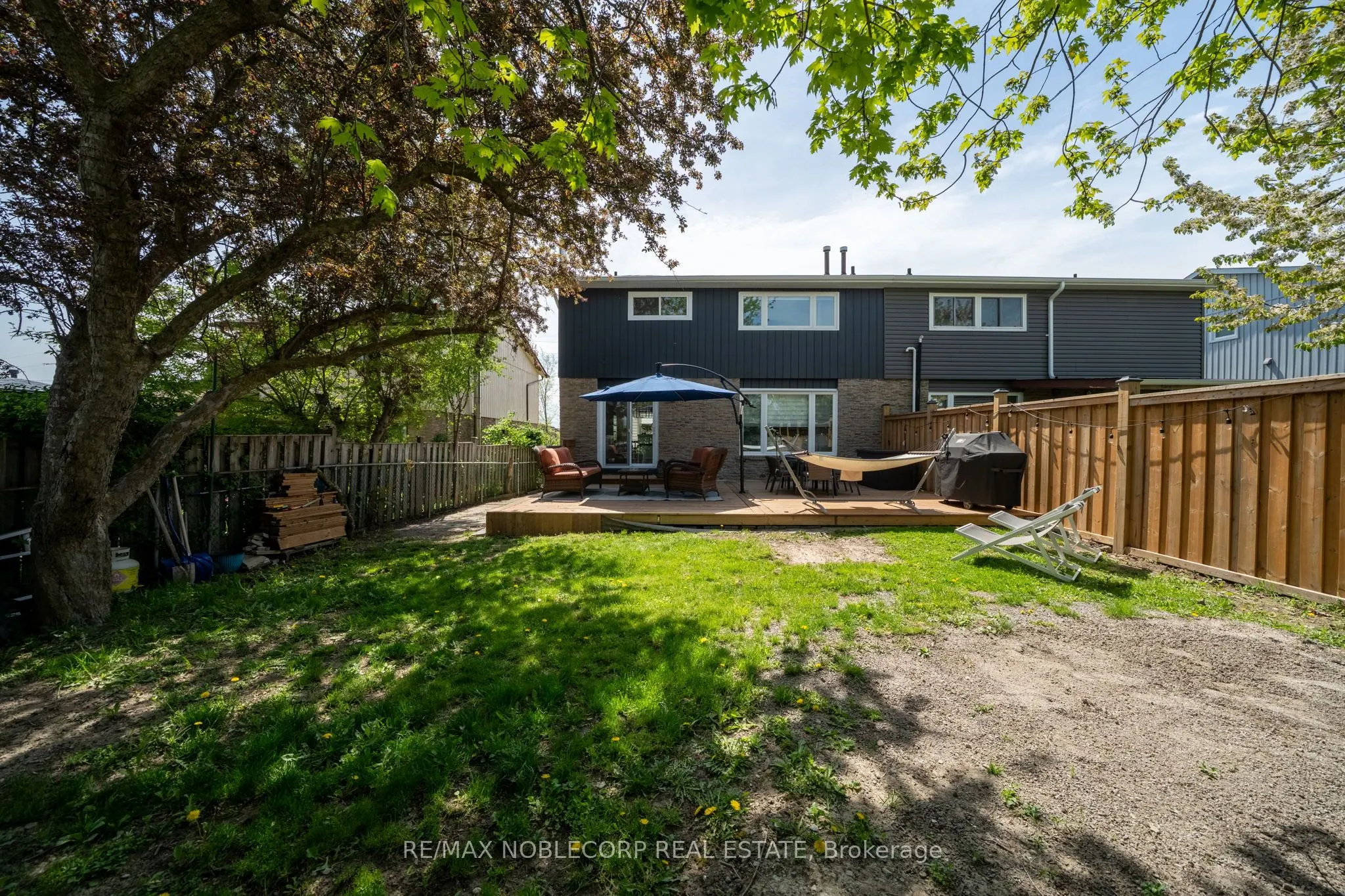 199 Ellwood Drive W