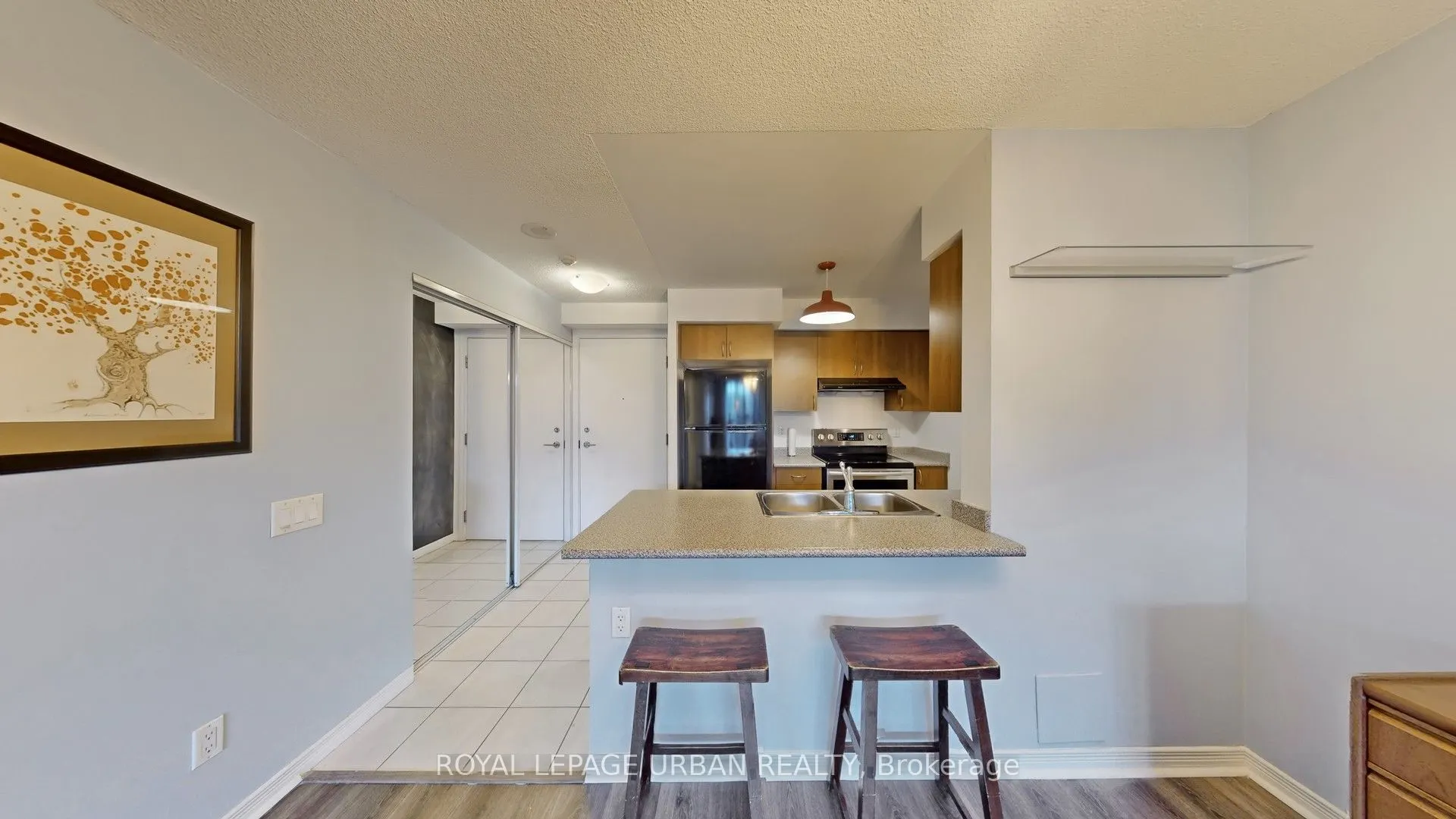 60 Heintzman Street, #428