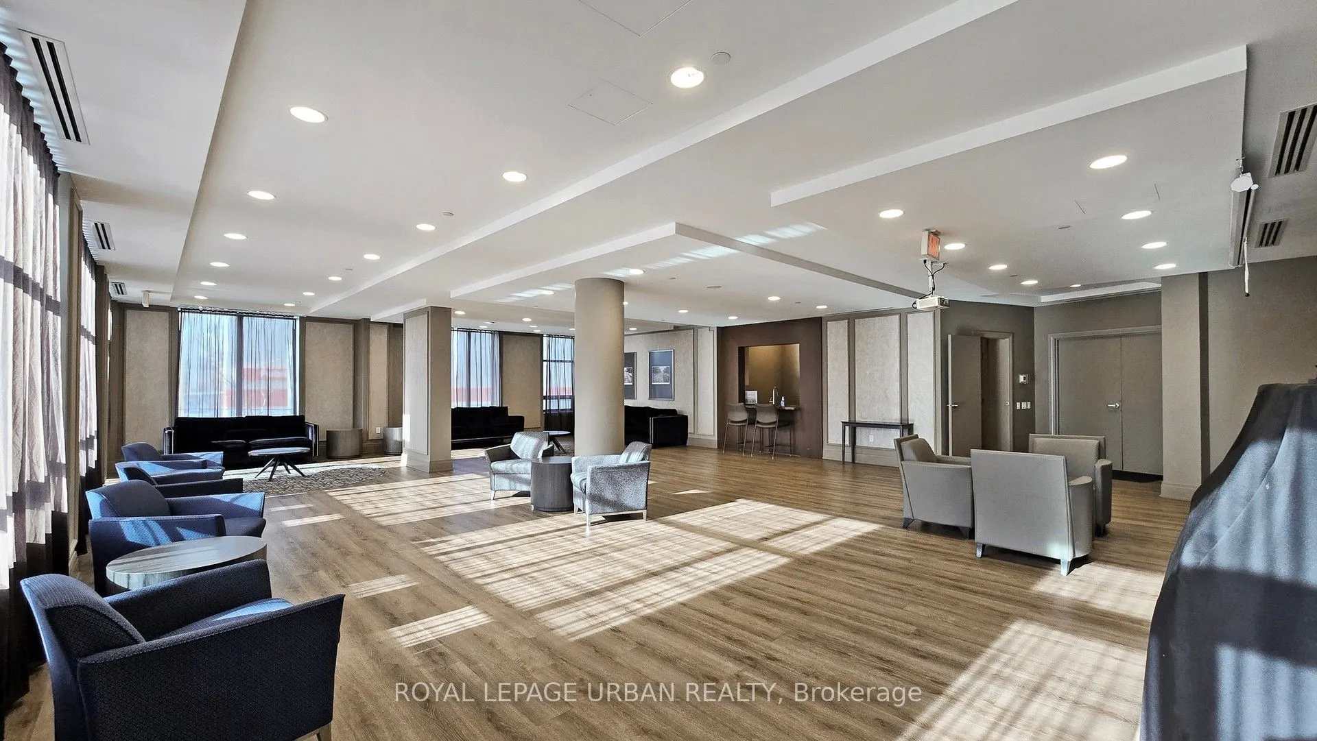60 Heintzman Street, #428
