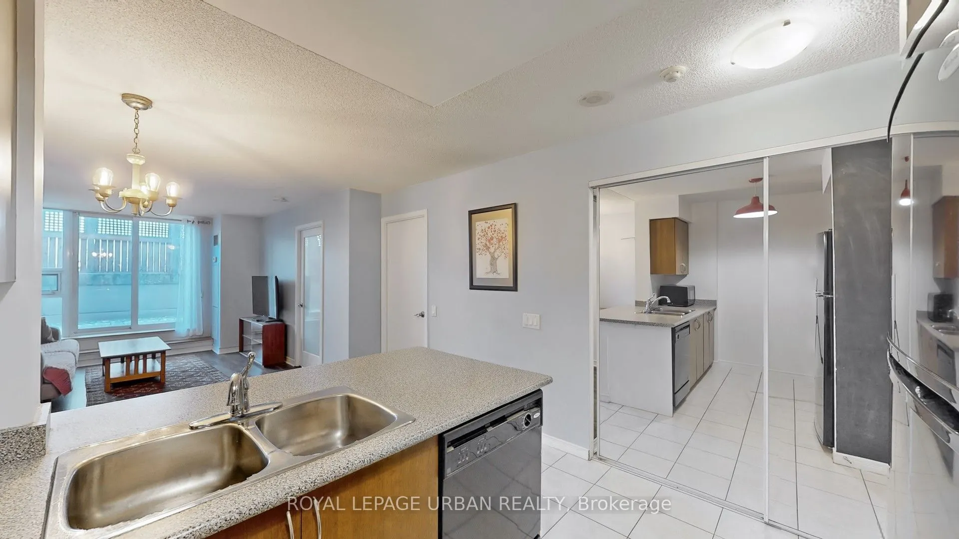 60 Heintzman Street, #428