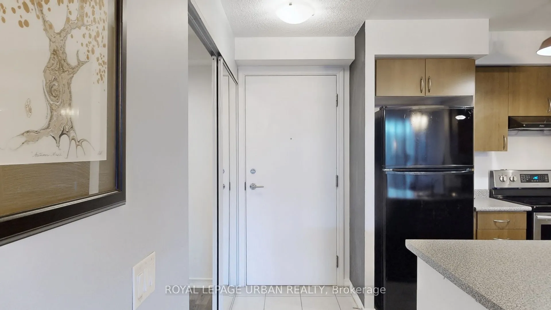60 Heintzman Street, #428