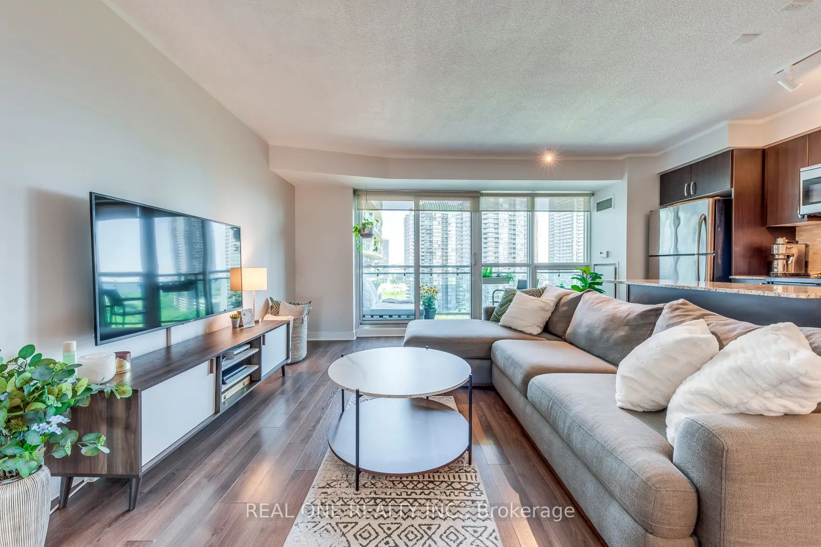 155 Legion Road N, #1414