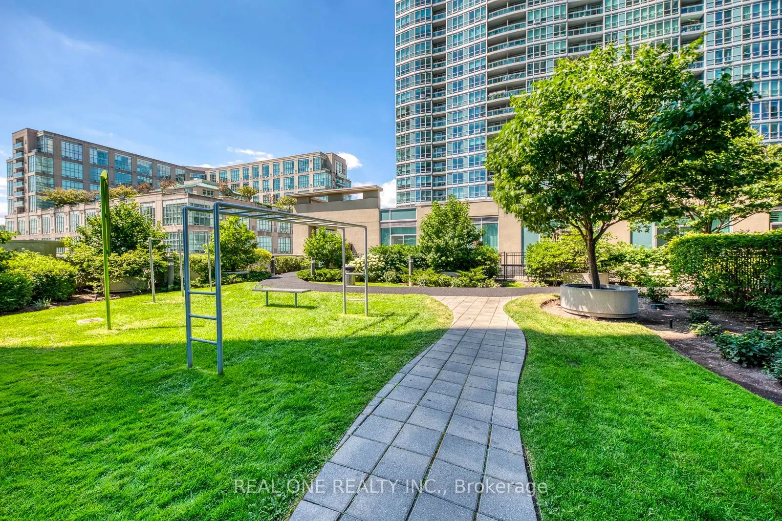 155 Legion Road N, #1414
