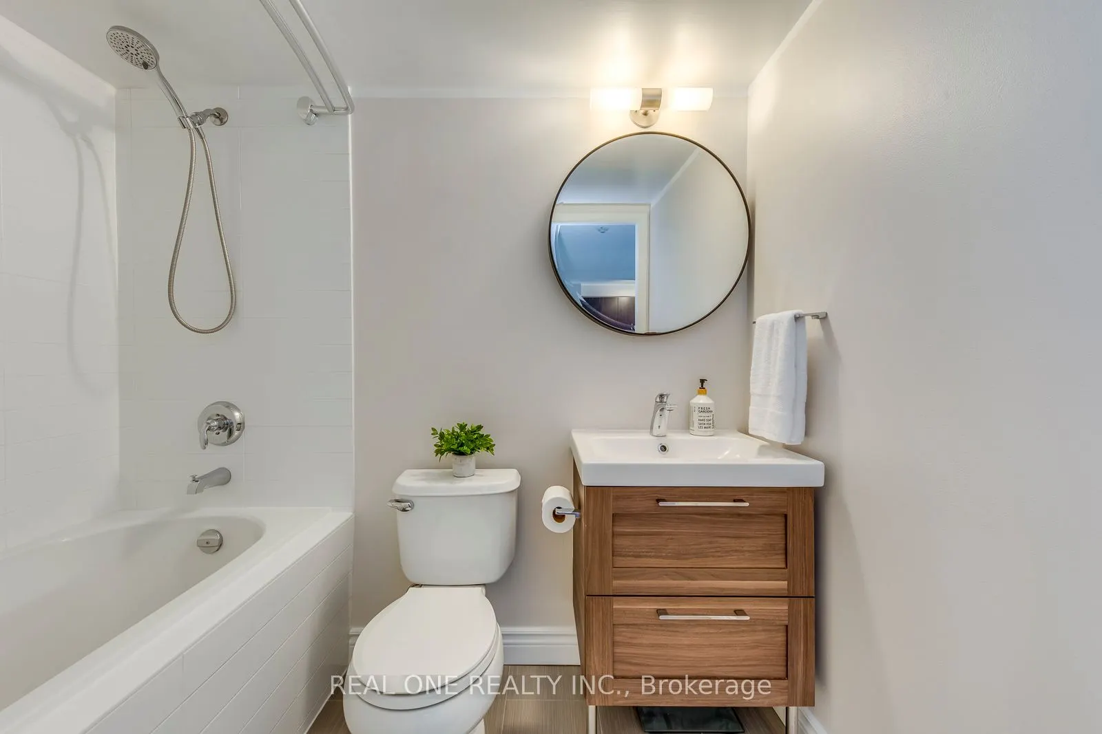 155 Legion Road N, #1414
