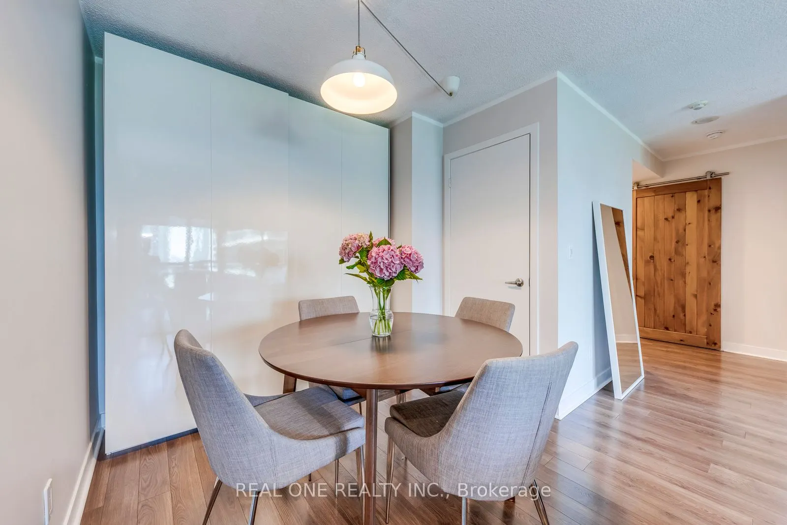 155 Legion Road N, #1414