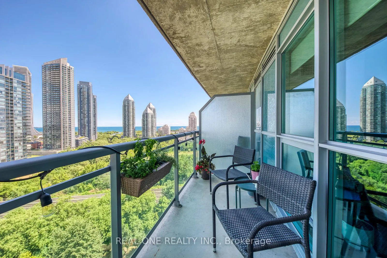 155 Legion Road N, #1414