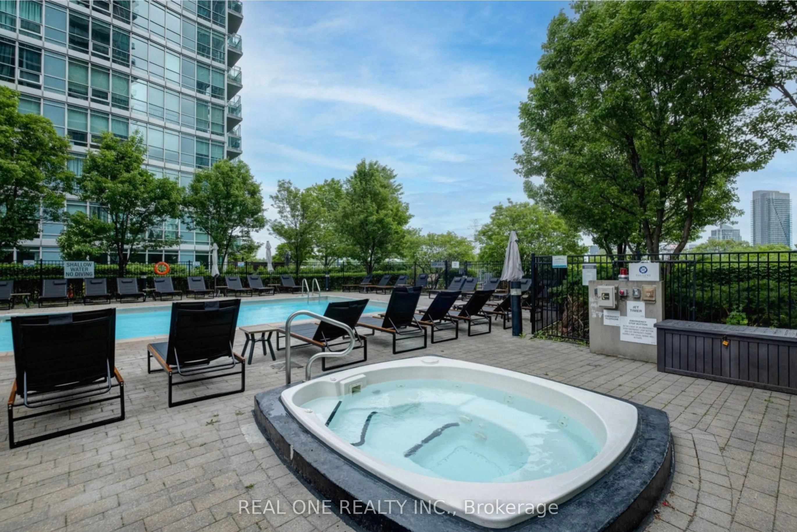 155 Legion Road N, #1414