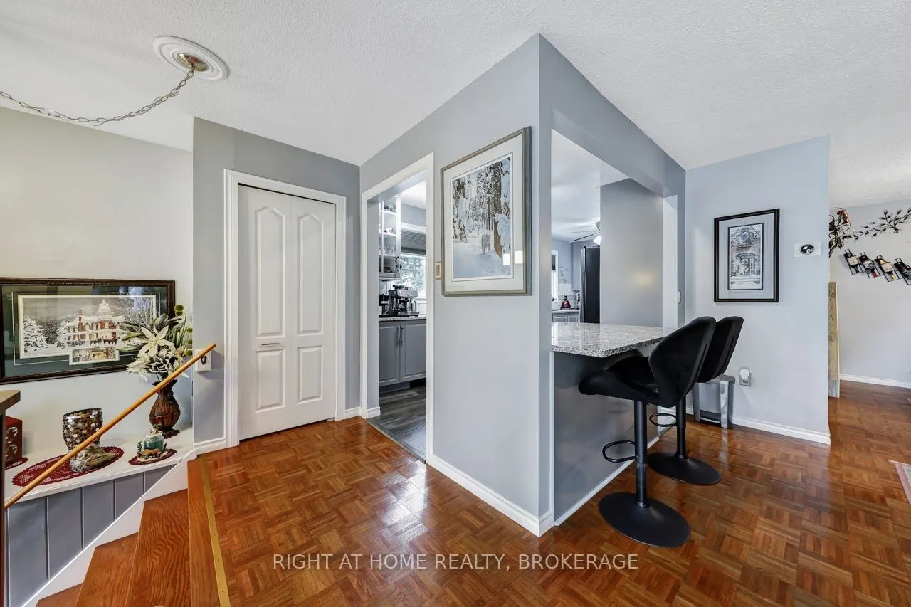 7327 Joliette Crescent