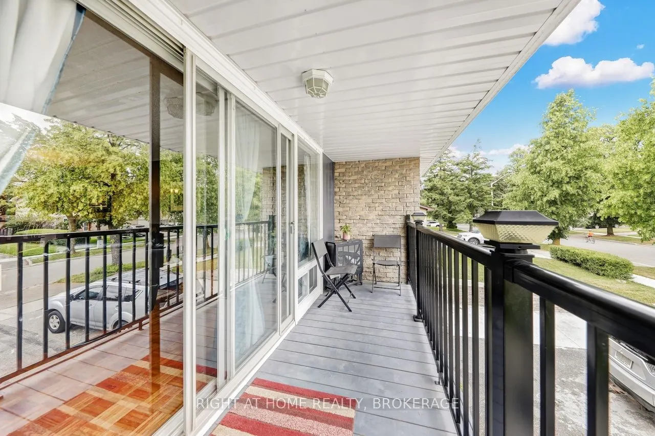 7327 Joliette Crescent
