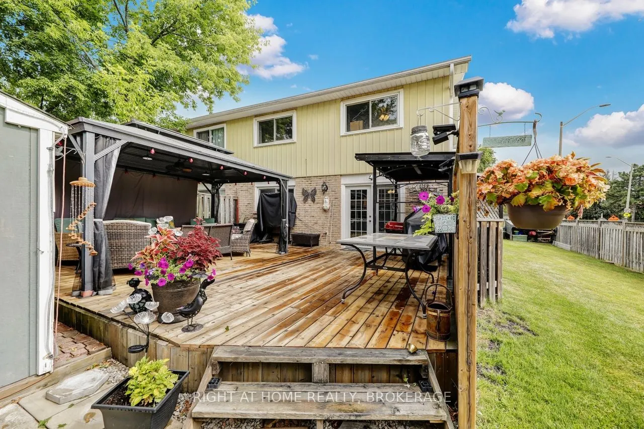 7327 Joliette Crescent