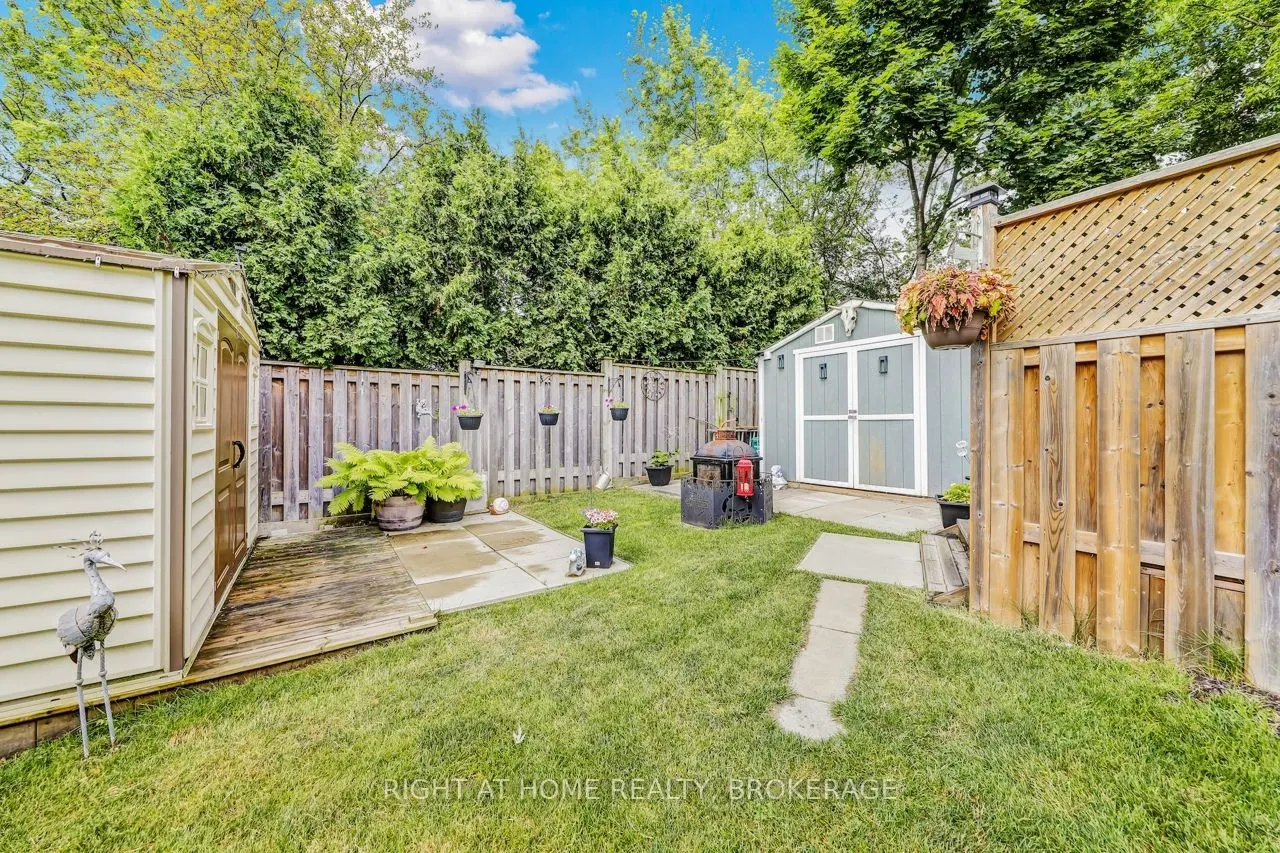 7327 Joliette Crescent
