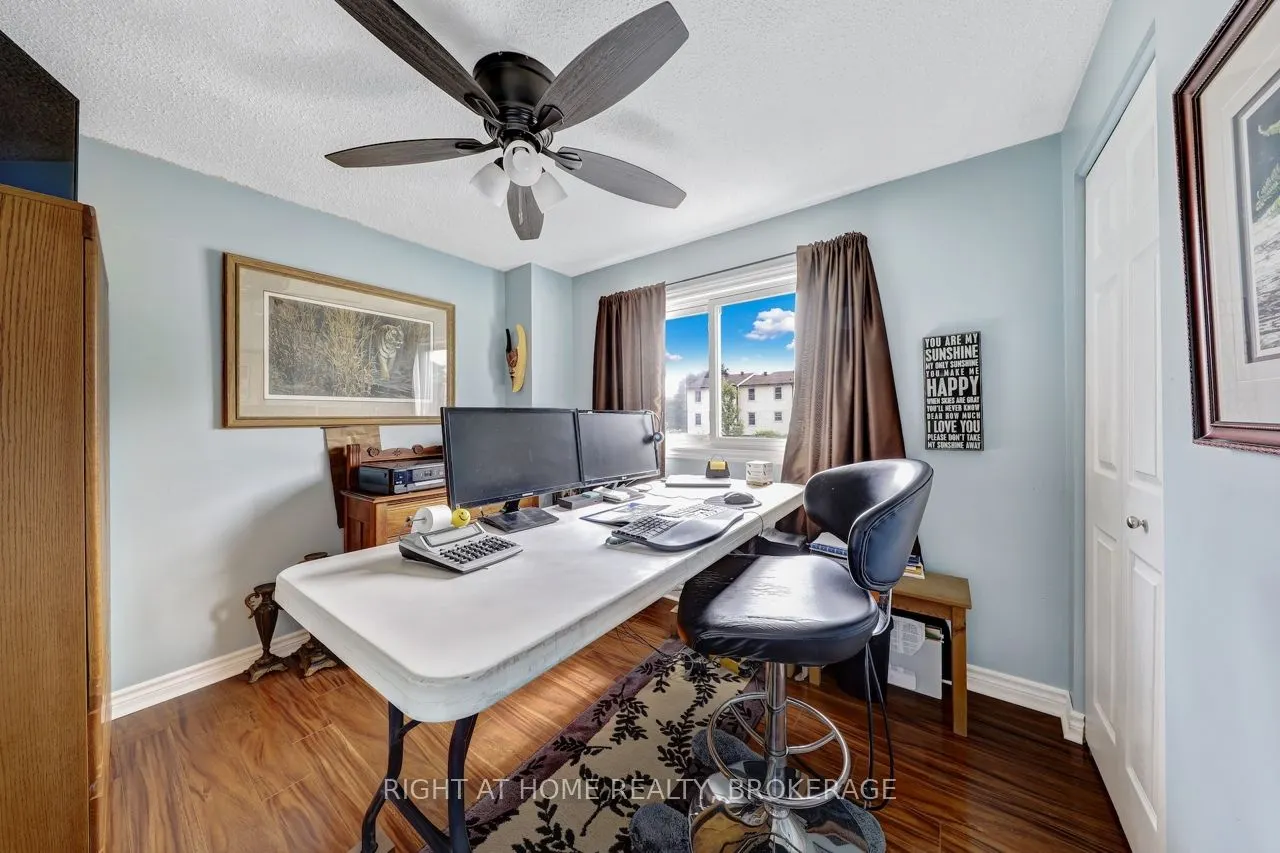 7327 Joliette Crescent