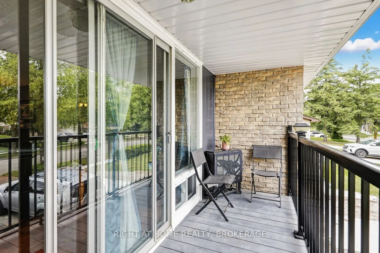 7327 Joliette Crescent