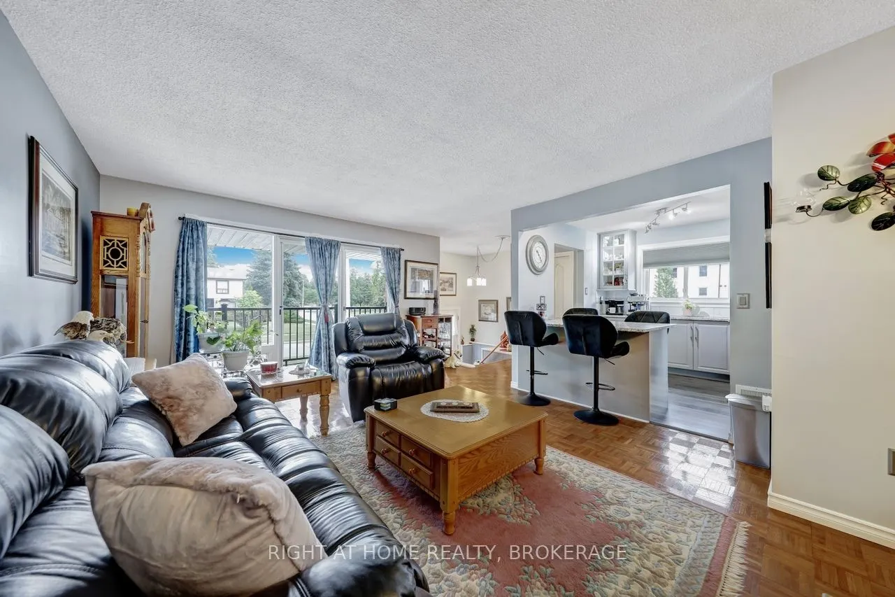 7327 Joliette Crescent