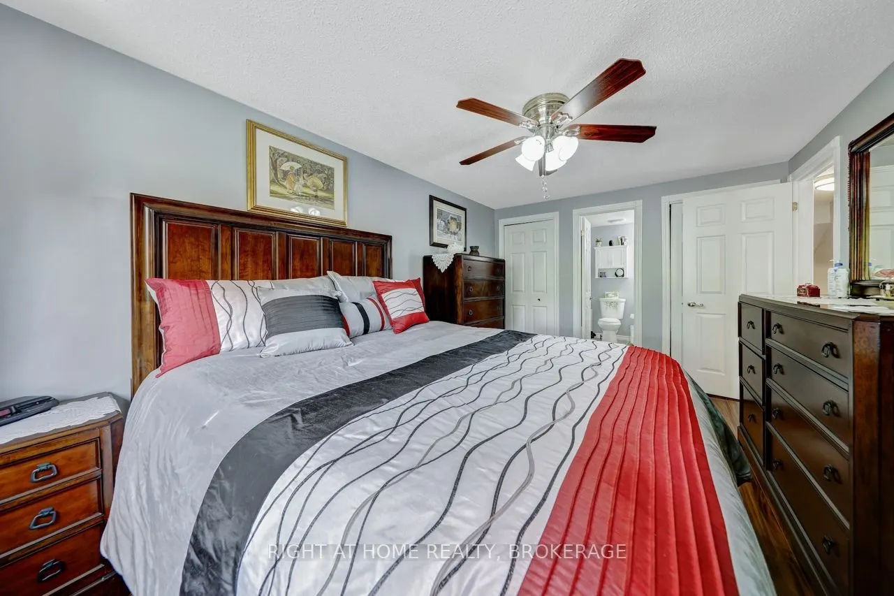 7327 Joliette Crescent