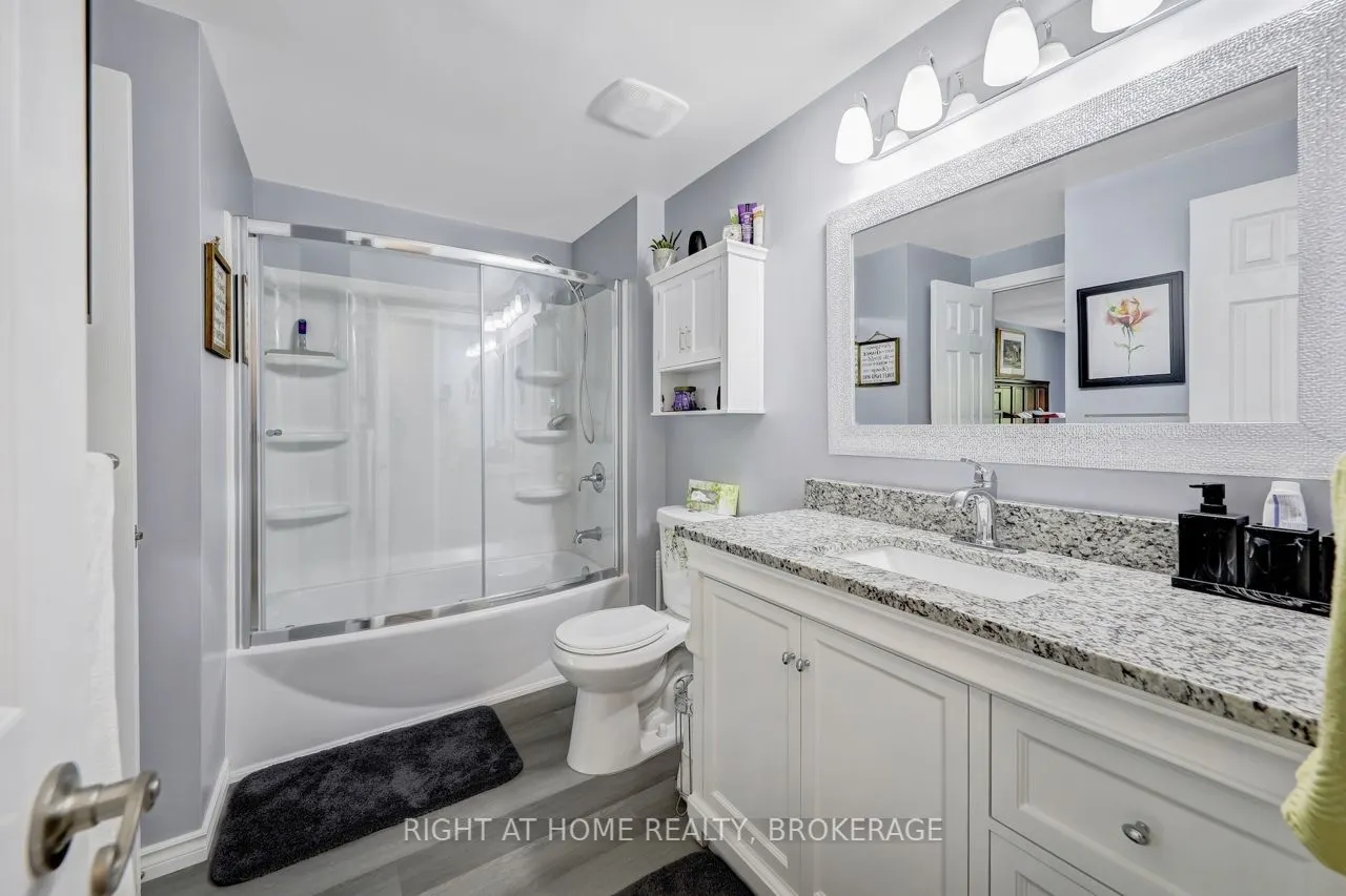 7327 Joliette Crescent