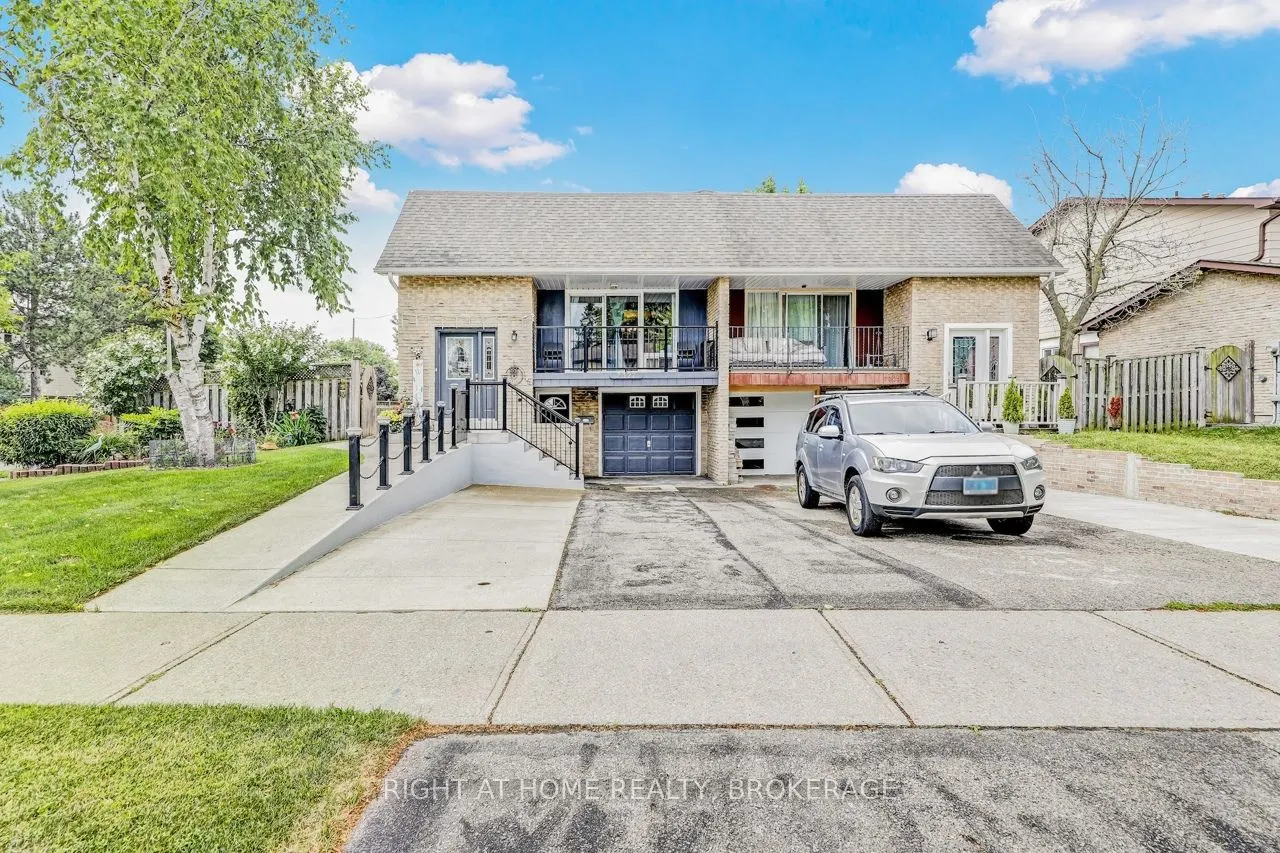 7327 Joliette Crescent