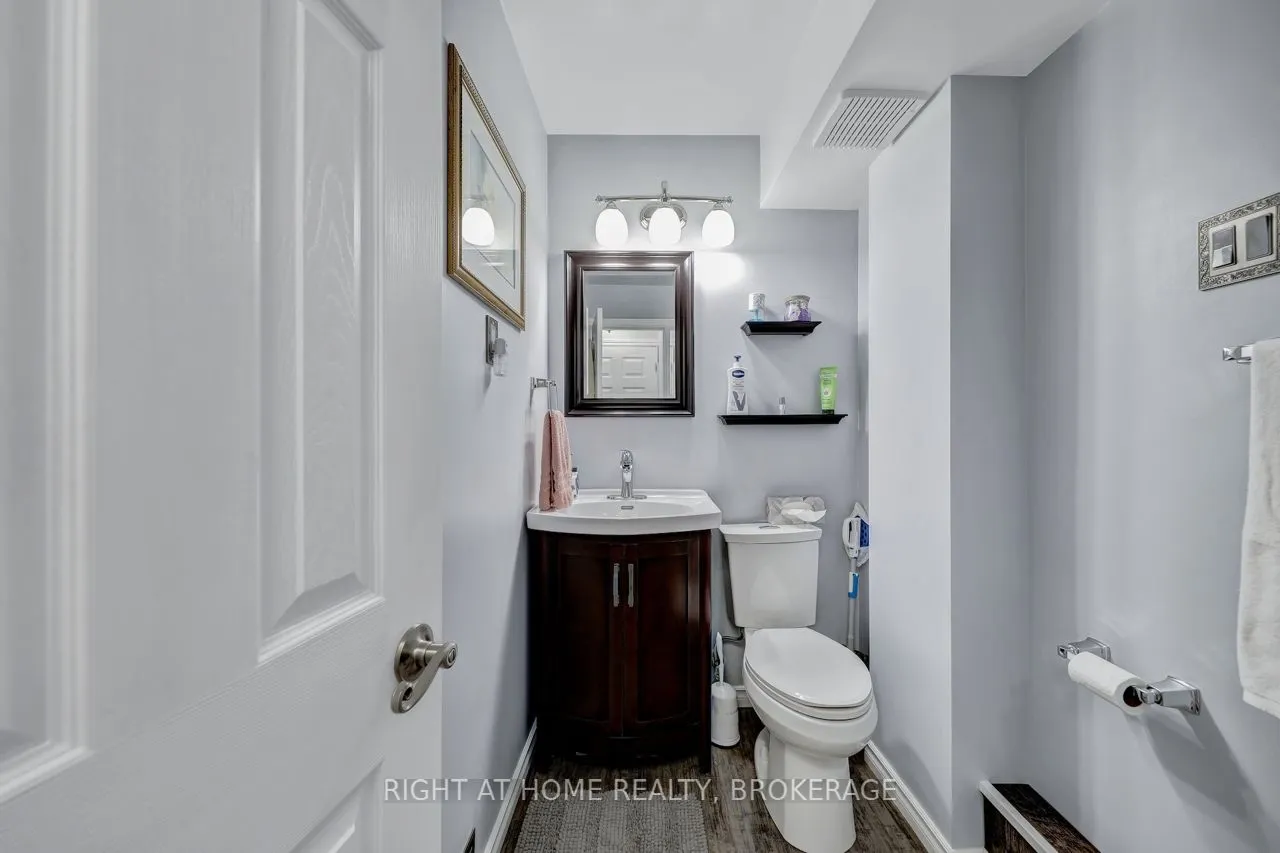 7327 Joliette Crescent