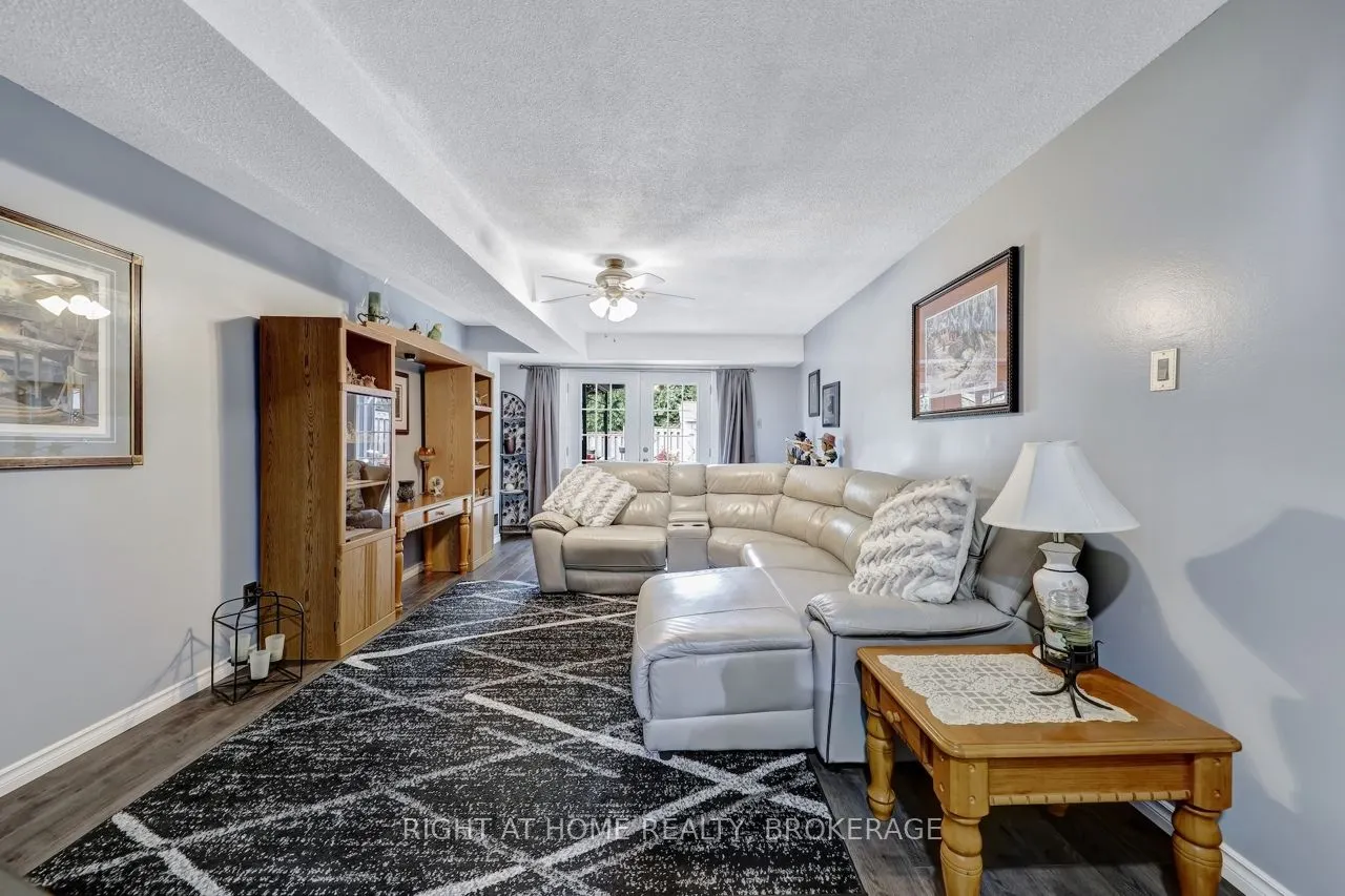 7327 Joliette Crescent