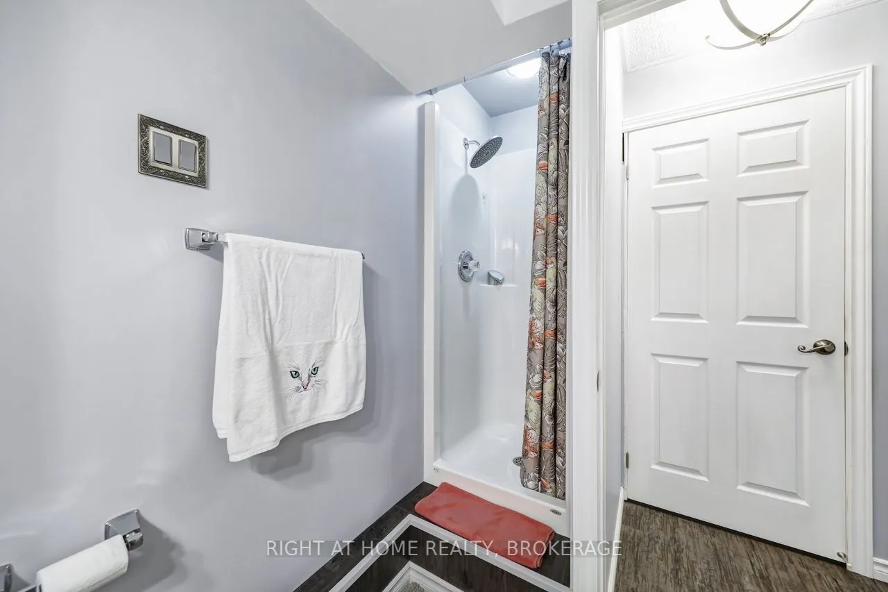 7327 Joliette Crescent