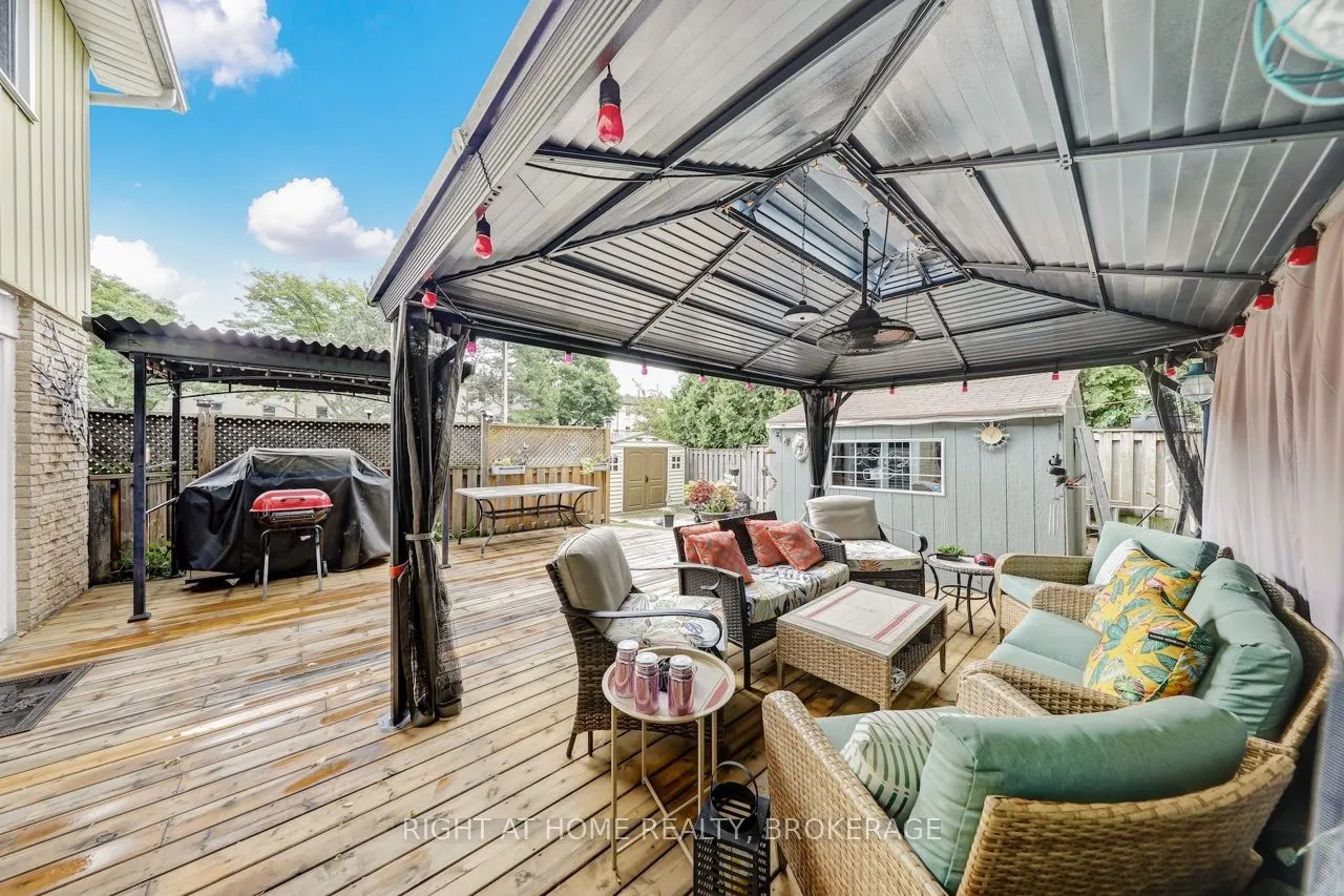 7327 Joliette Crescent