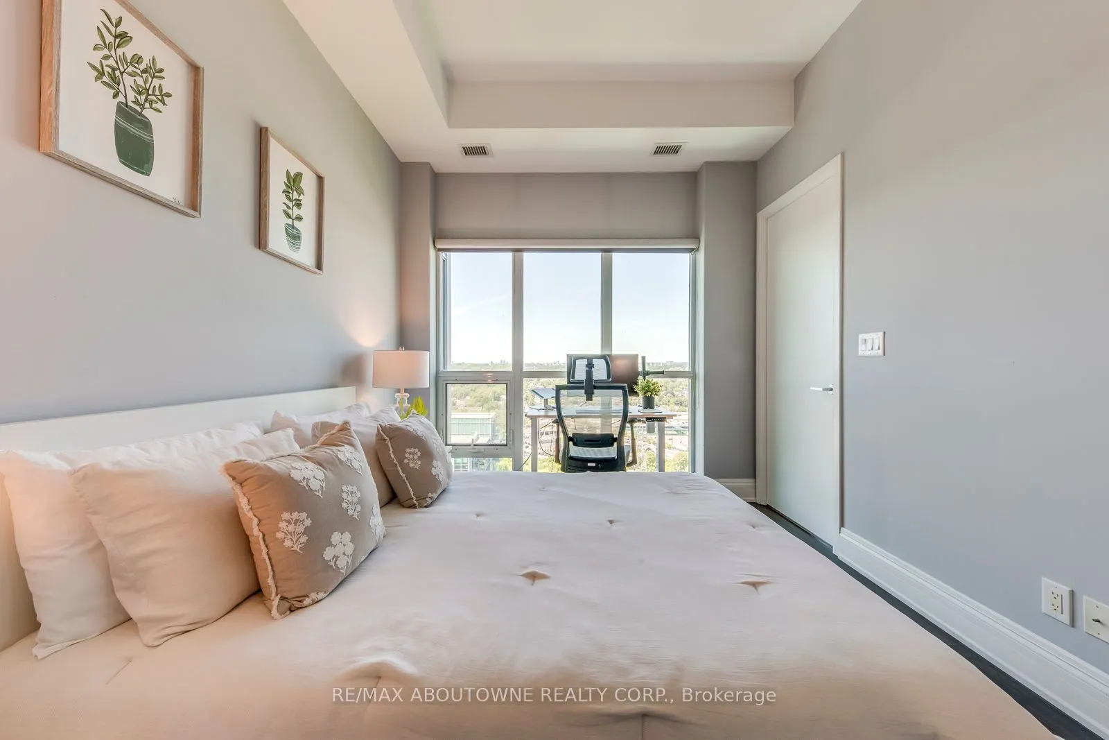 165 Legion Road N, #2524