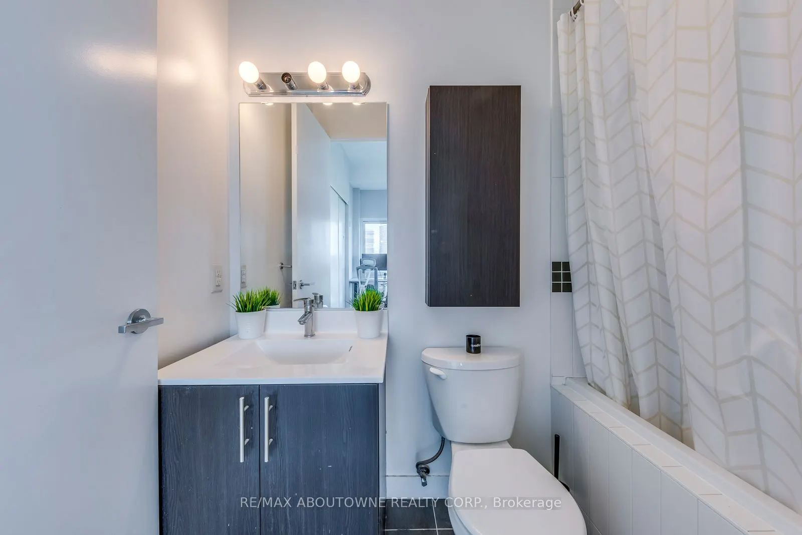 165 Legion Road N, #2524