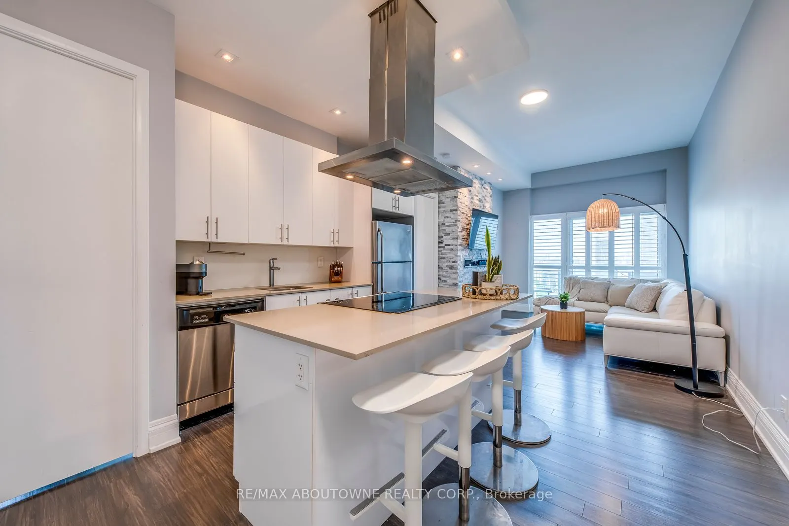 165 Legion Road N, #2524